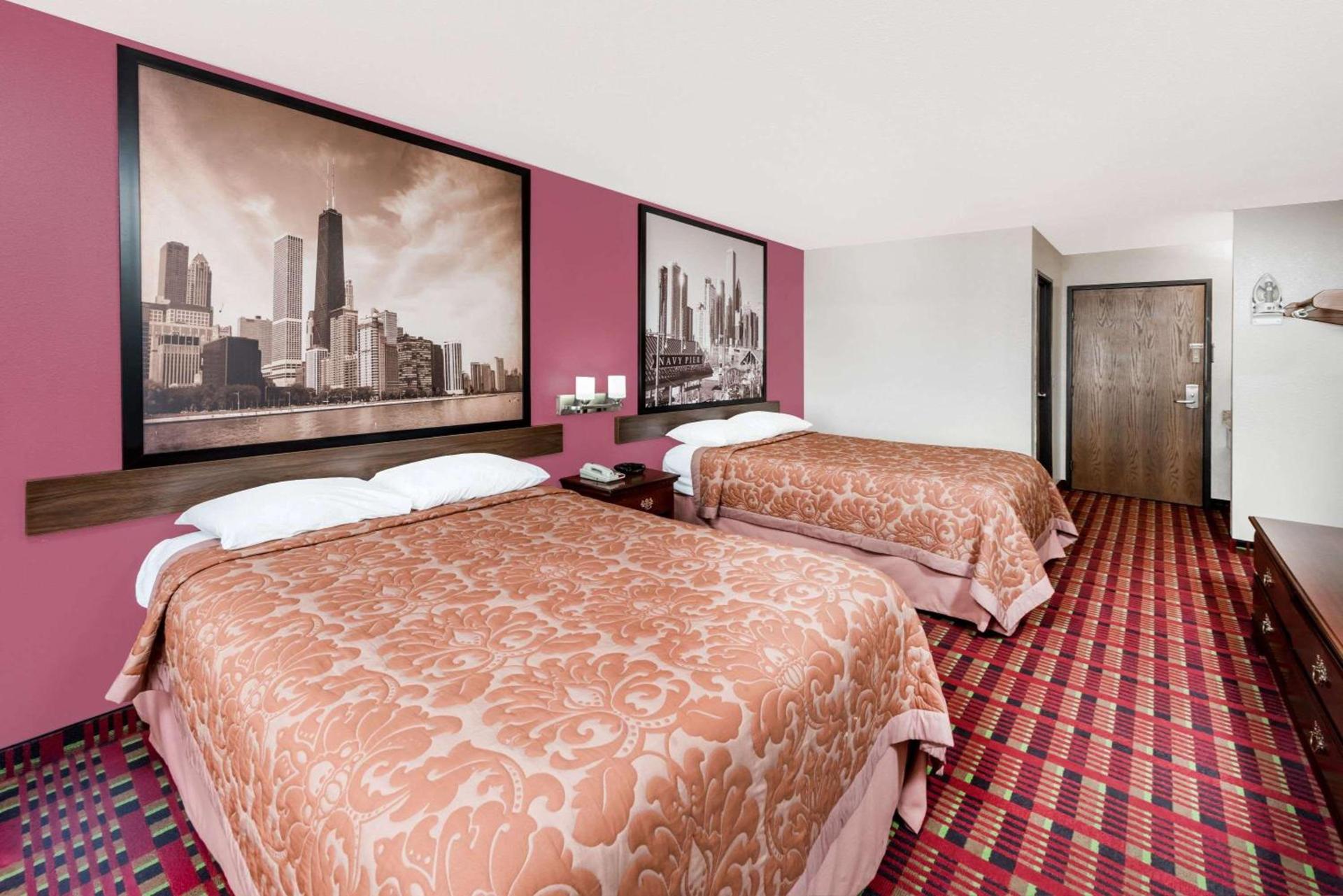 Super 8 by Wyndham Paris IL photo 12