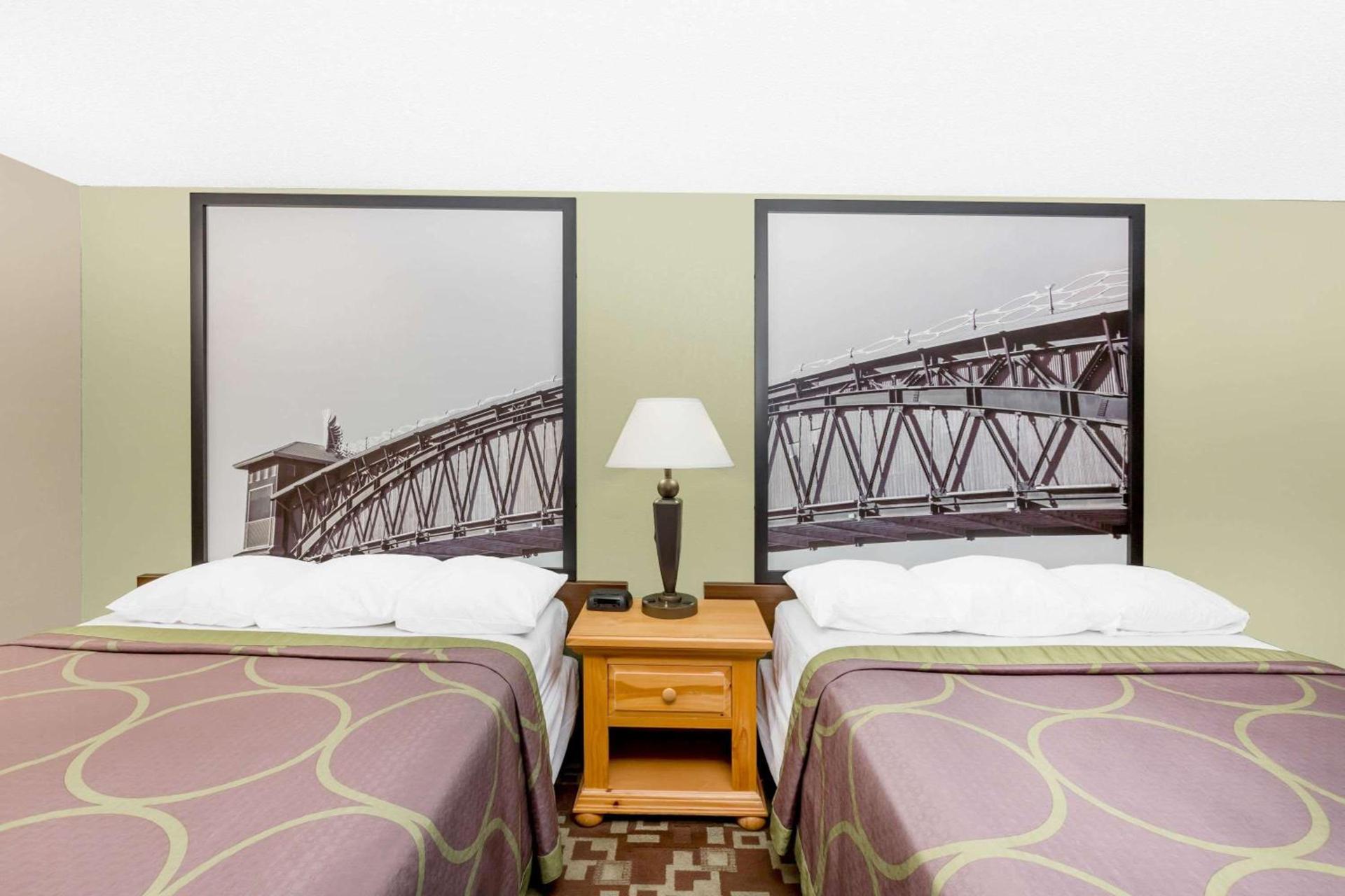 Super 8 by Wyndham Kearney photo 12
