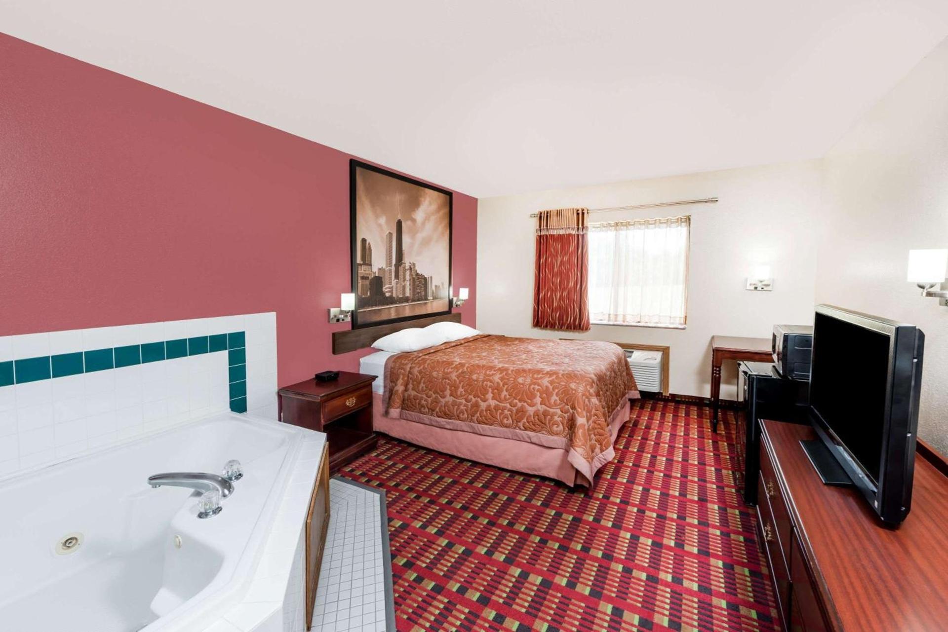 Super 8 by Wyndham Paris IL photo 16