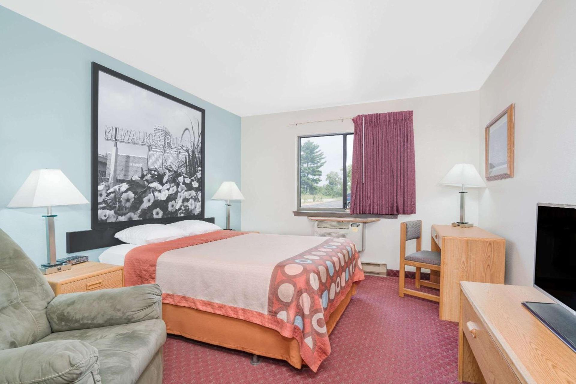 Super 8 by Wyndham Tomah Wisconsin photo 11