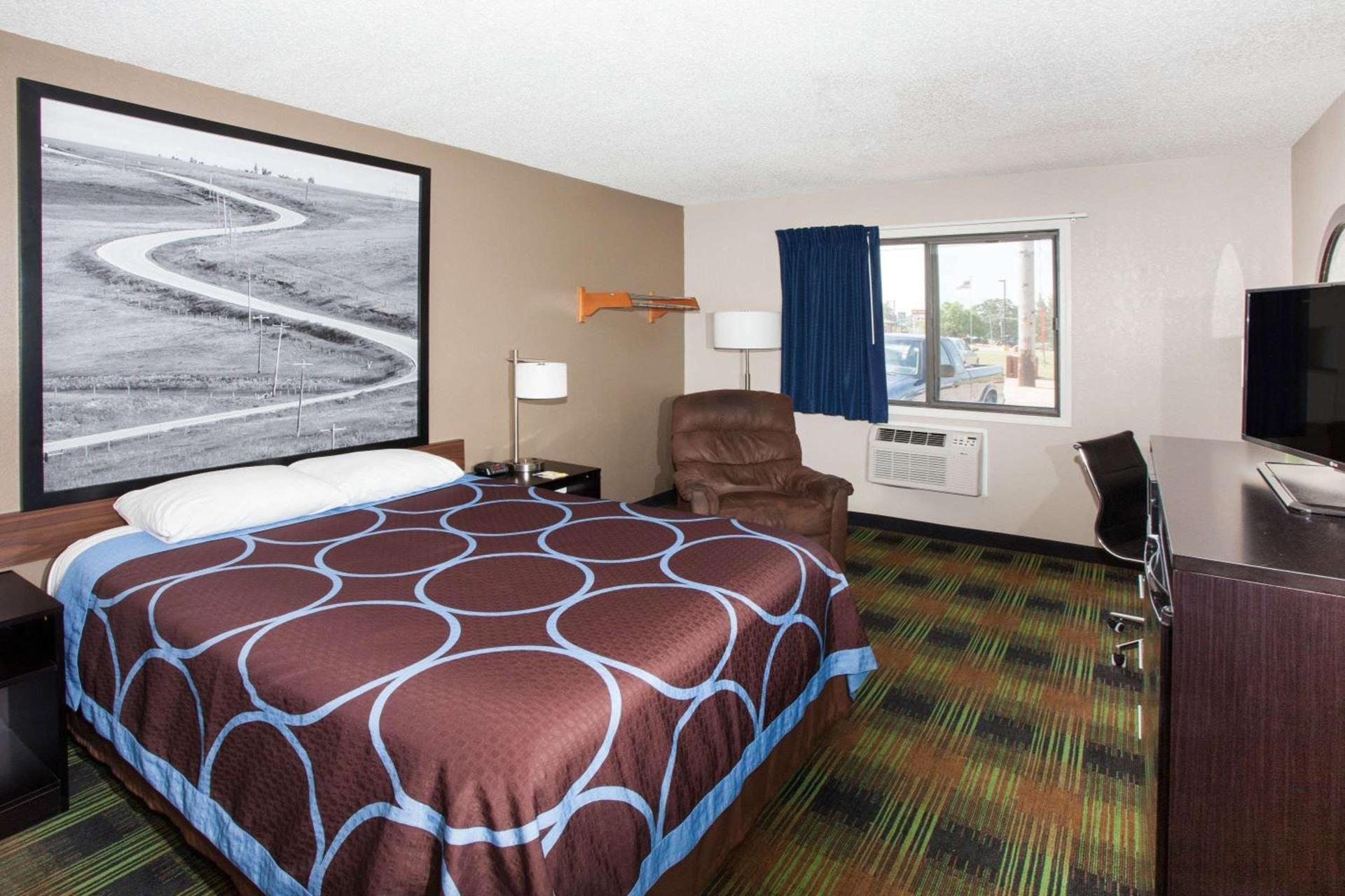 Super 8 by Wyndham Keokuk photo 12