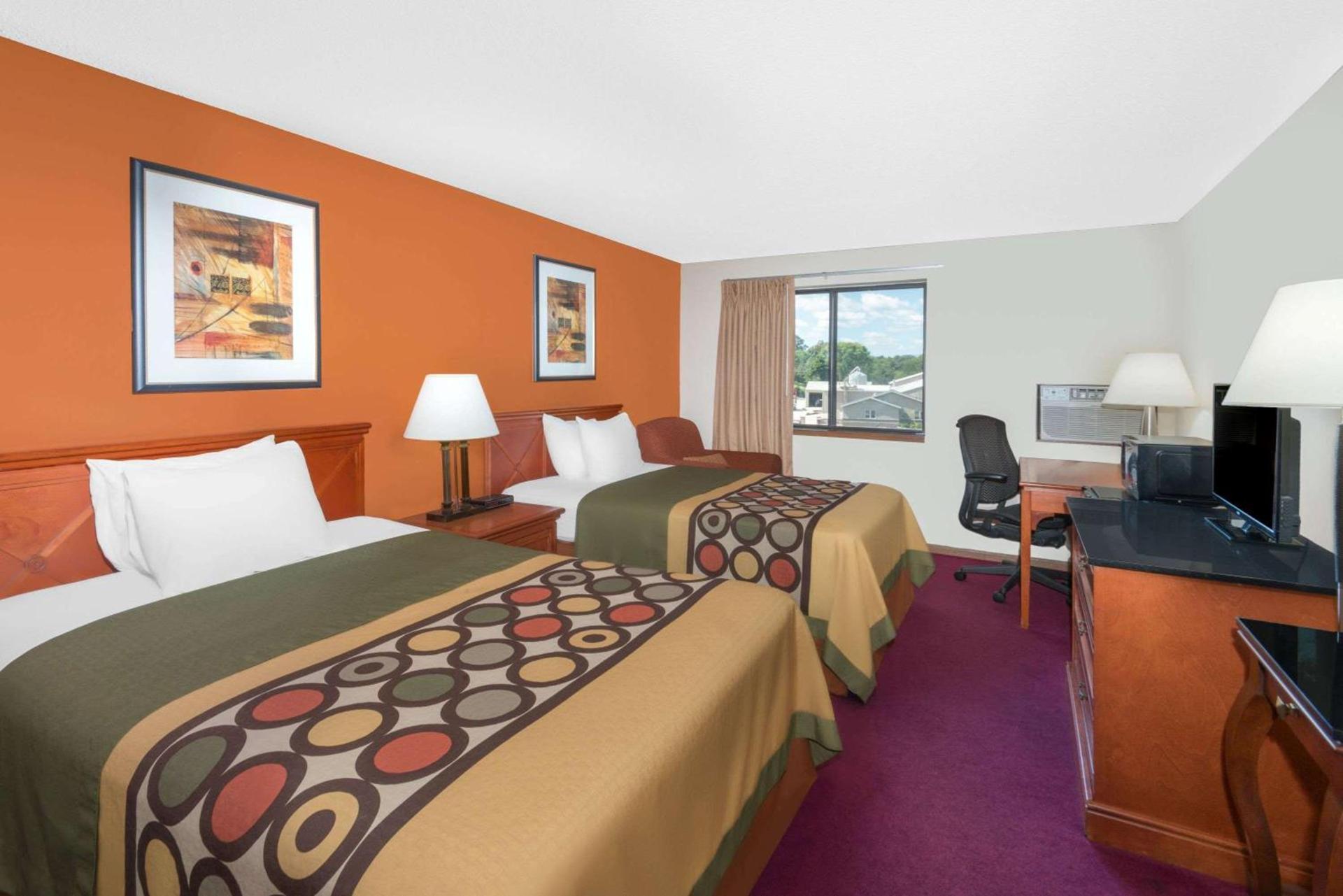 Super 8 by Wyndham Algona photo 14