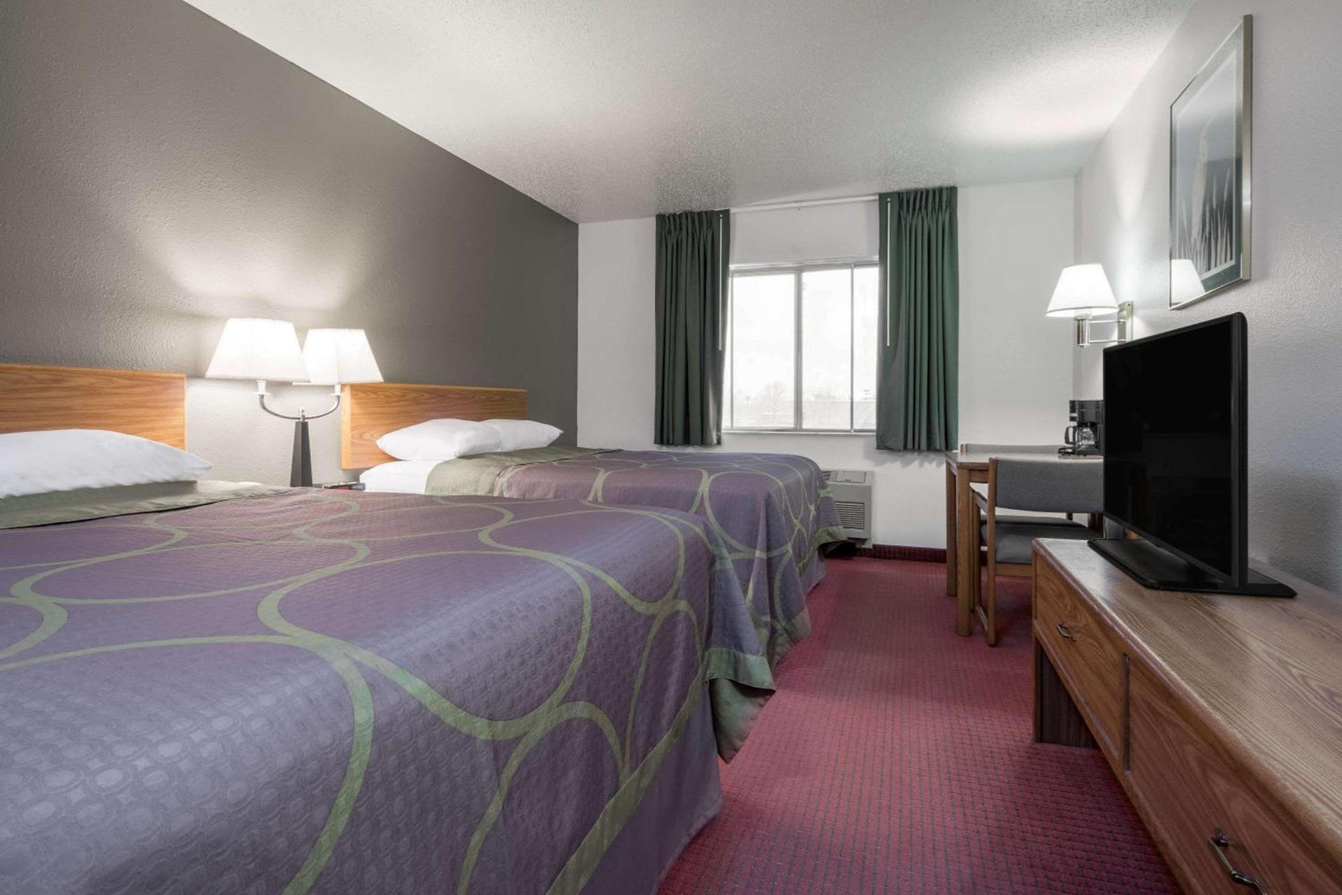 Super 8 by Wyndham Fond Du Lac photo 9
