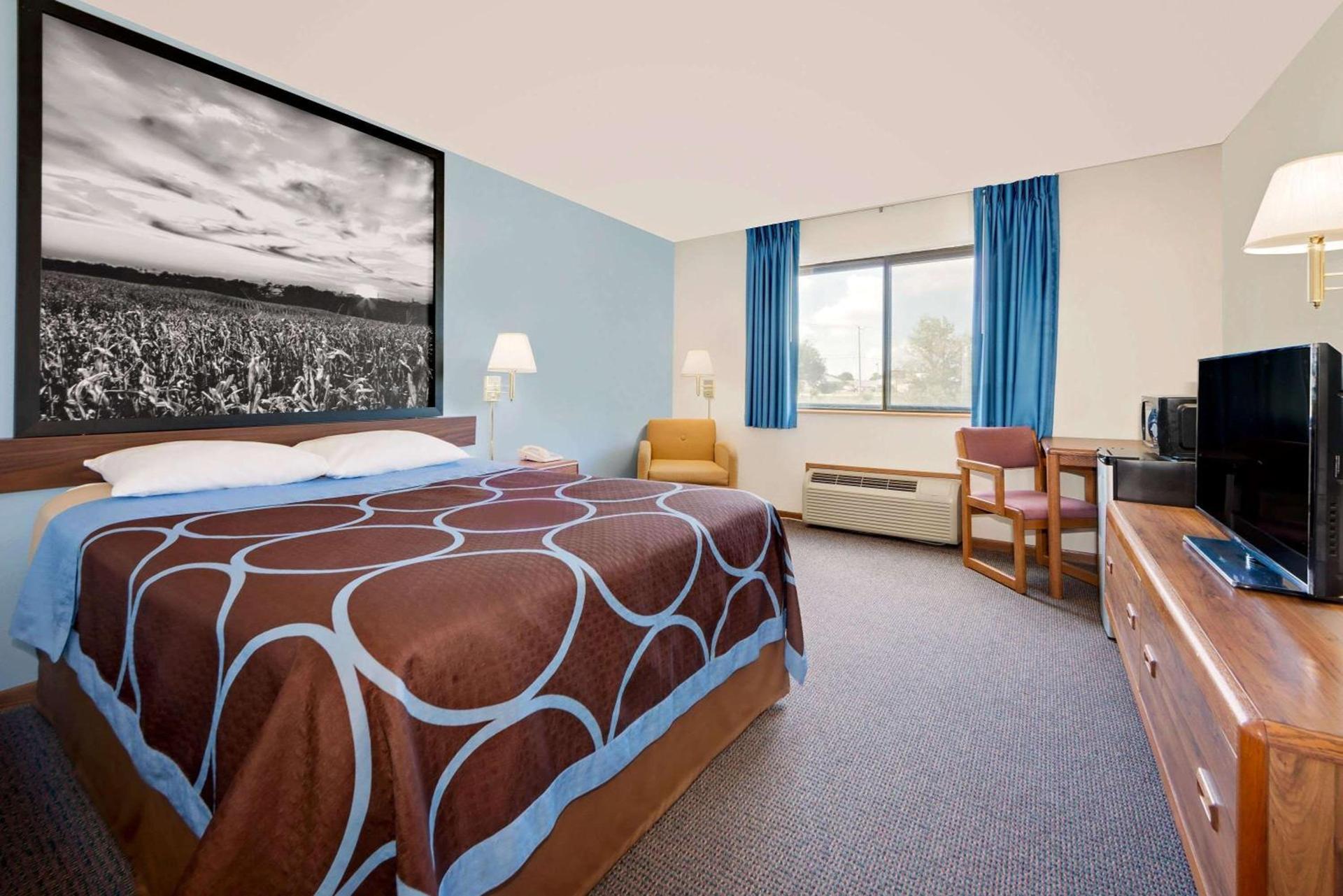 Super 8 by Wyndham Centerville photo 5
