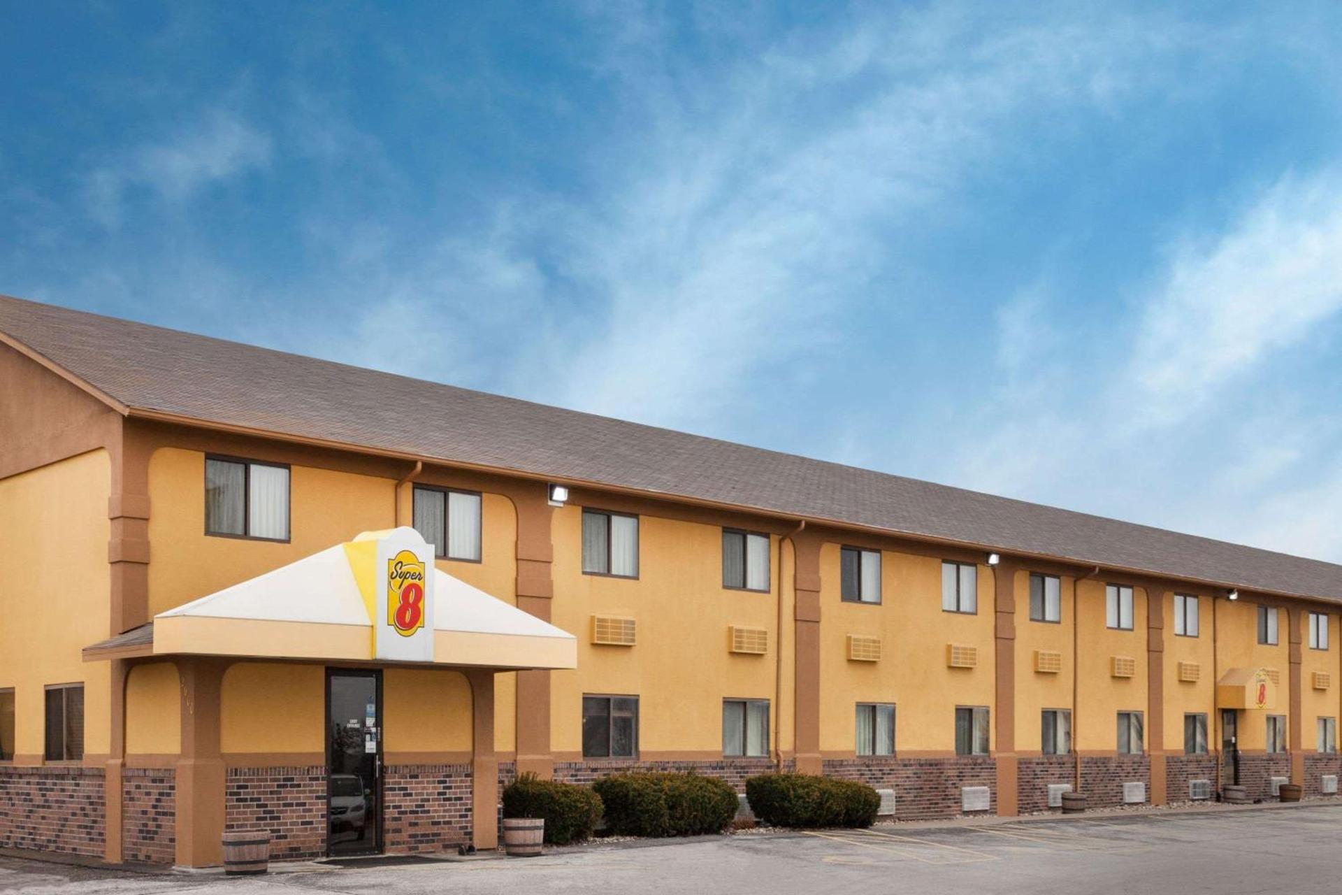 Super 8 by Wyndham Muscatine — hotel in Muscatine
