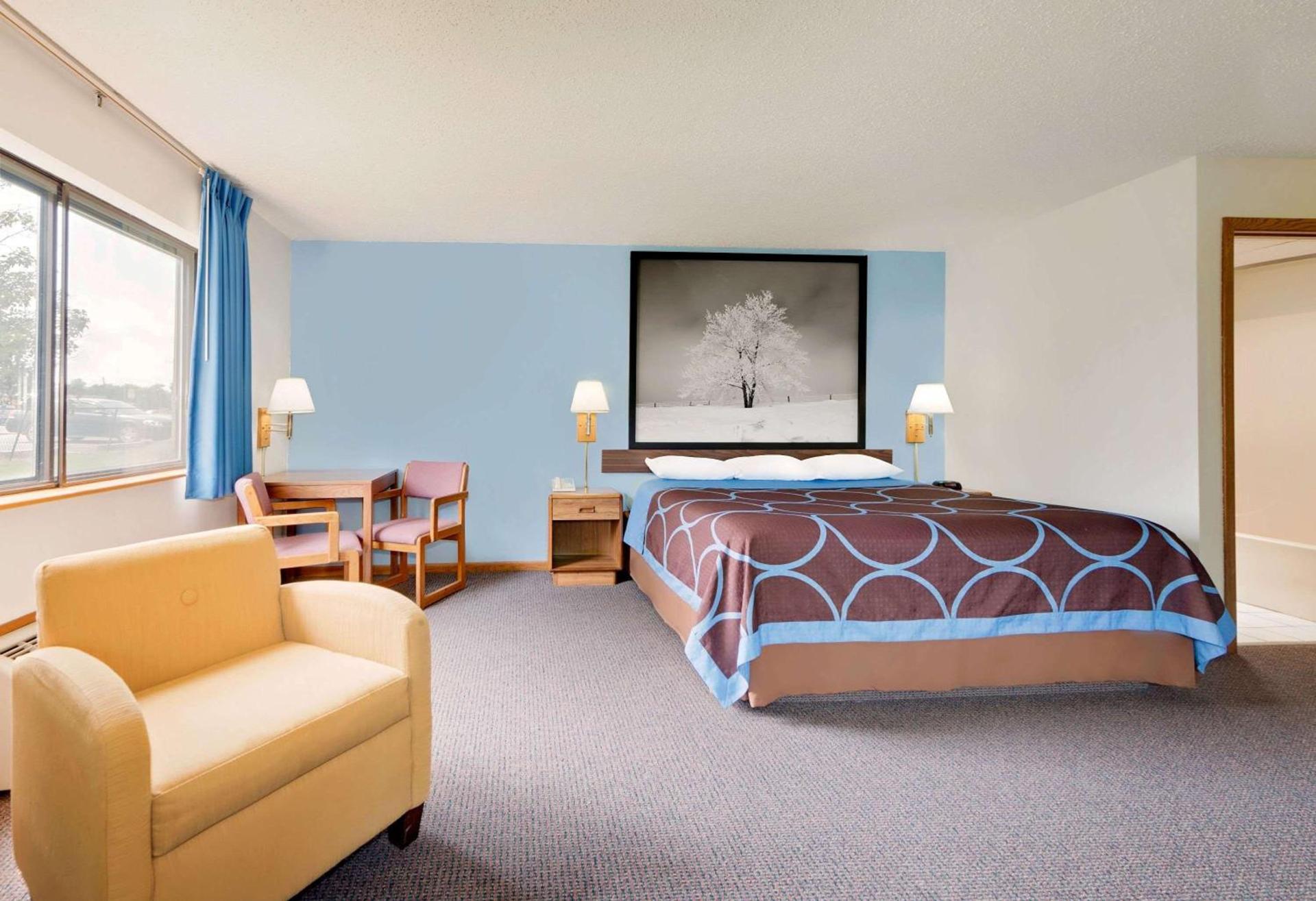 Super 8 by Wyndham Centerville photo 53
