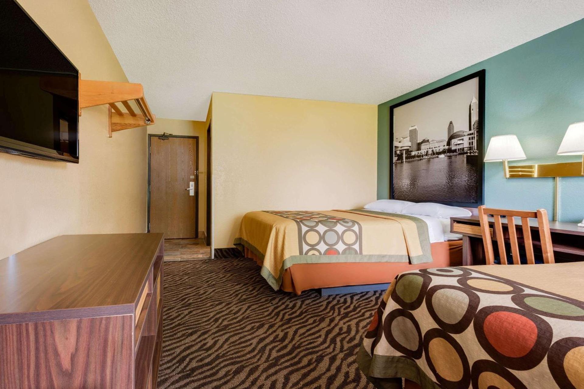 Super 8 by Wyndham Mentor/Cleveland Area photo 9