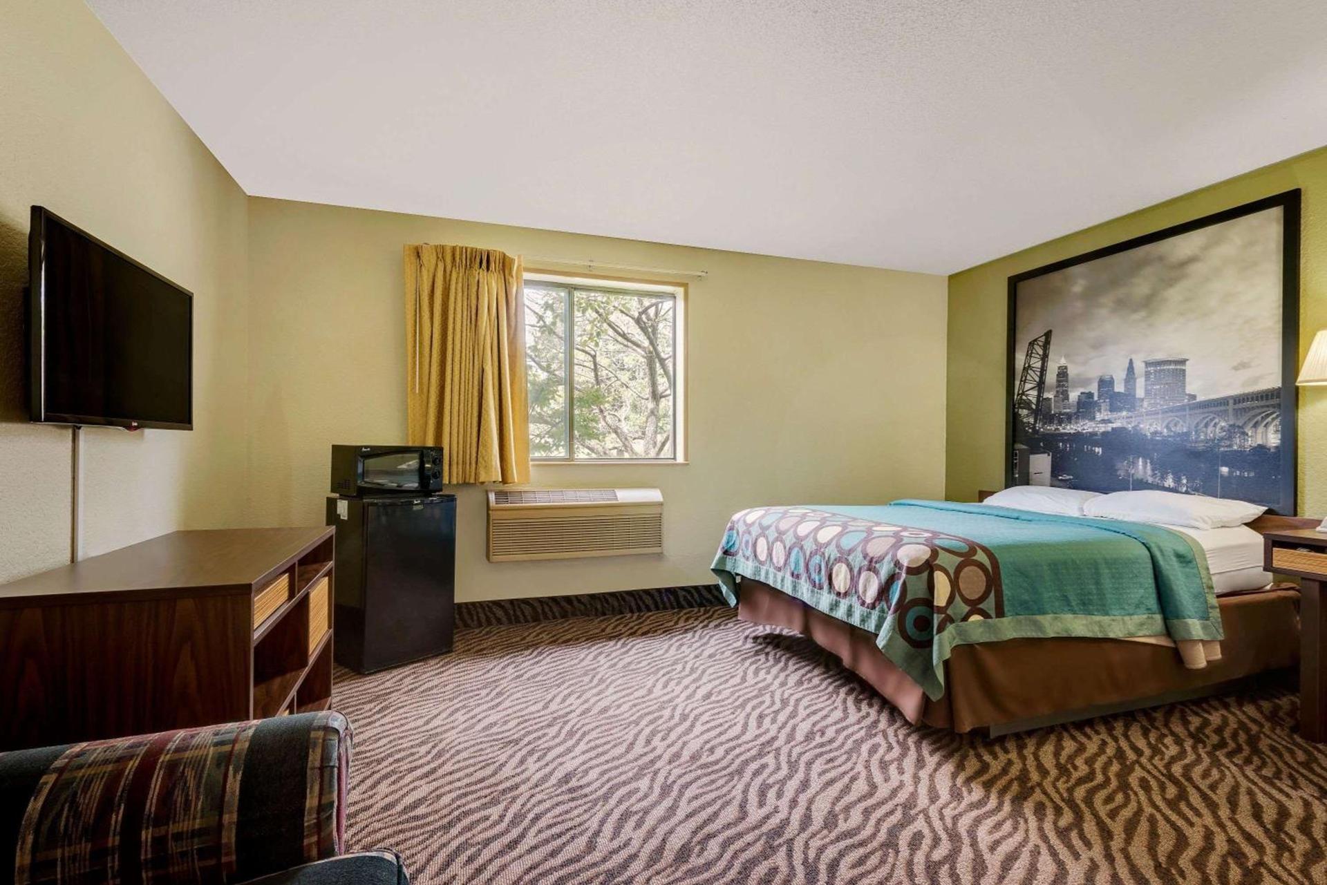Super 8 by Wyndham Mentor/Cleveland Area photo 5