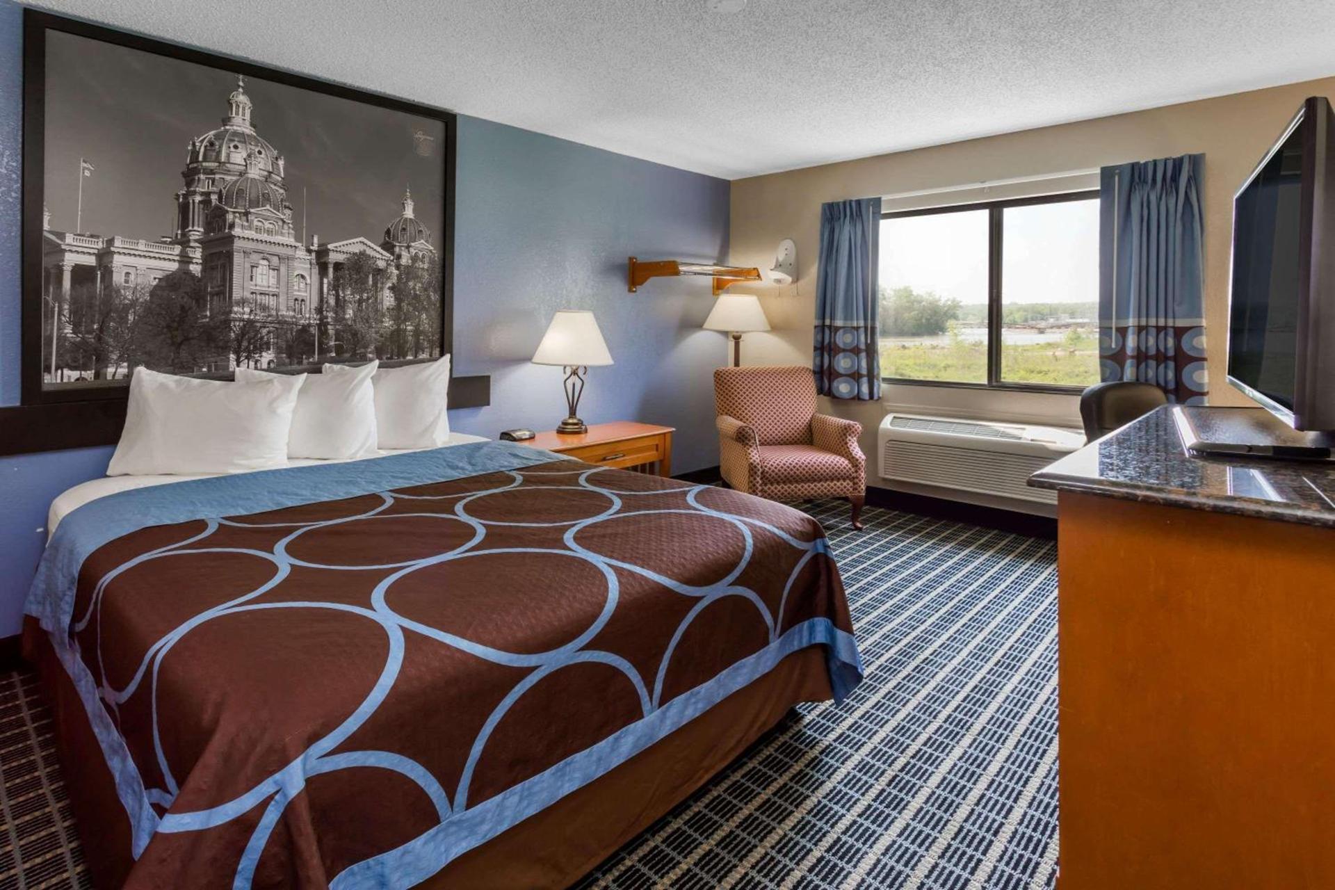 Super 8 by Wyndham Iowa City/Coralville photo 12