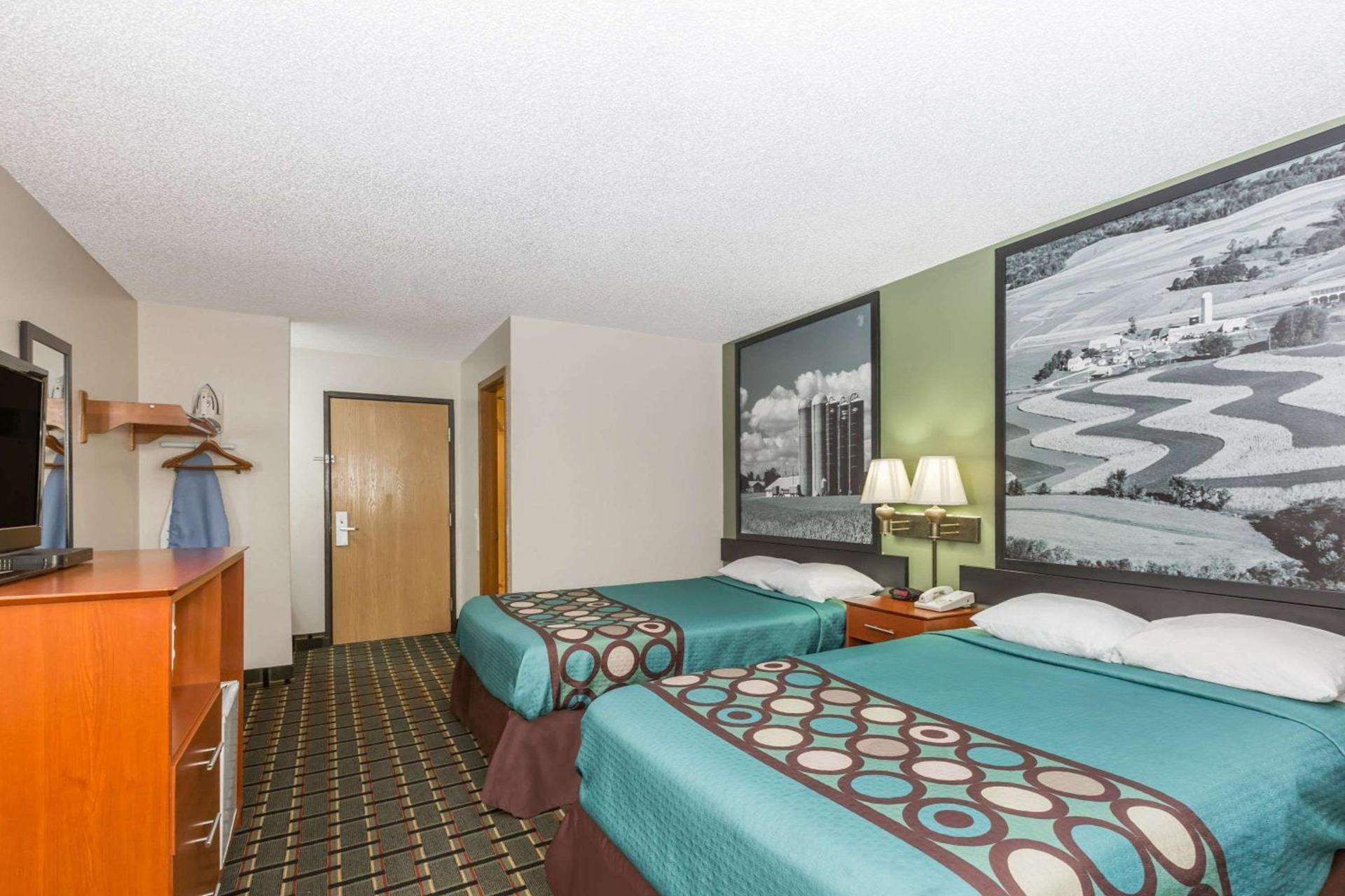 Super 8 by Wyndham Osceola IA photo 11