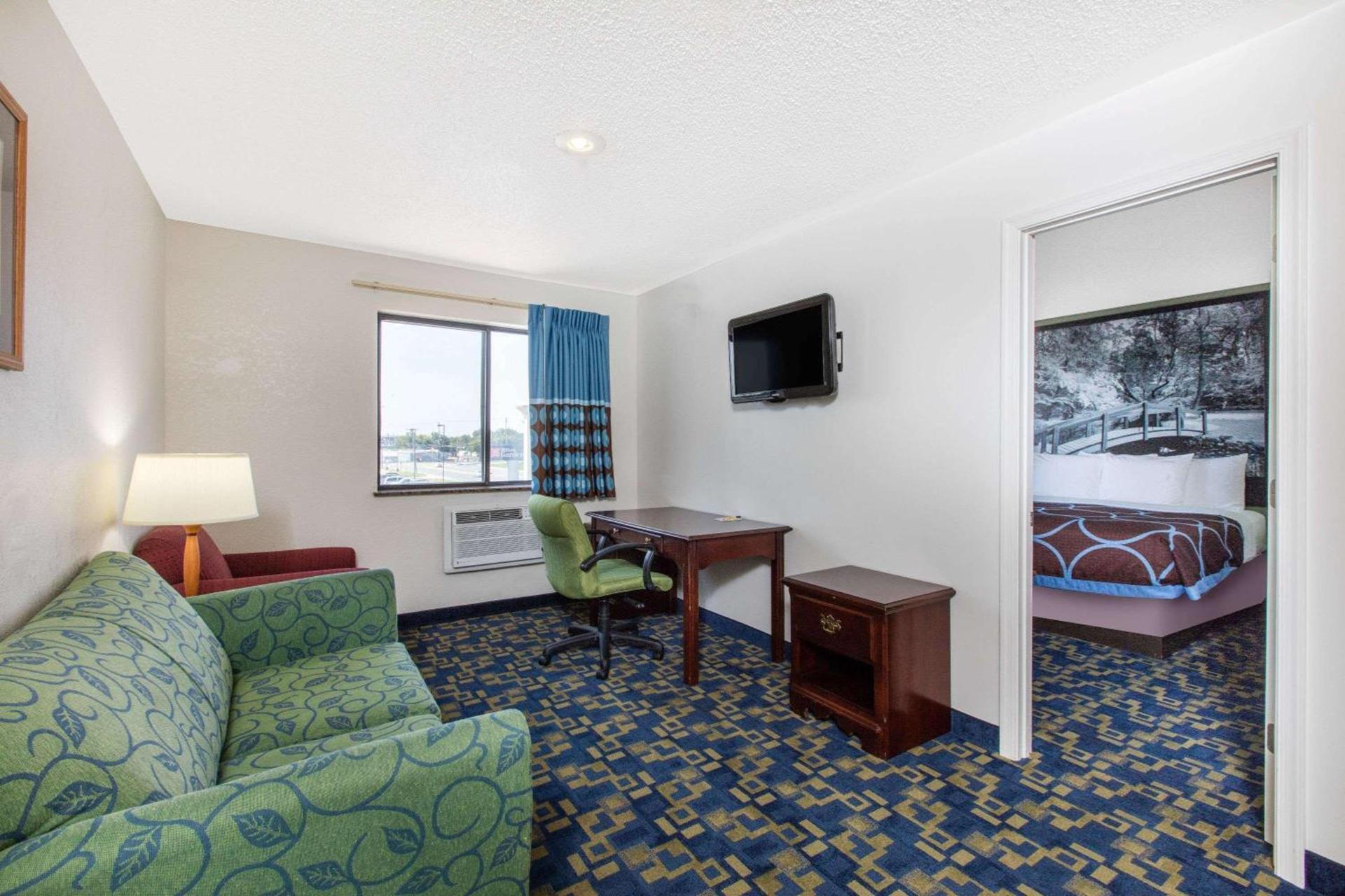Super 8 by Wyndham Aberdeen MD photo 13