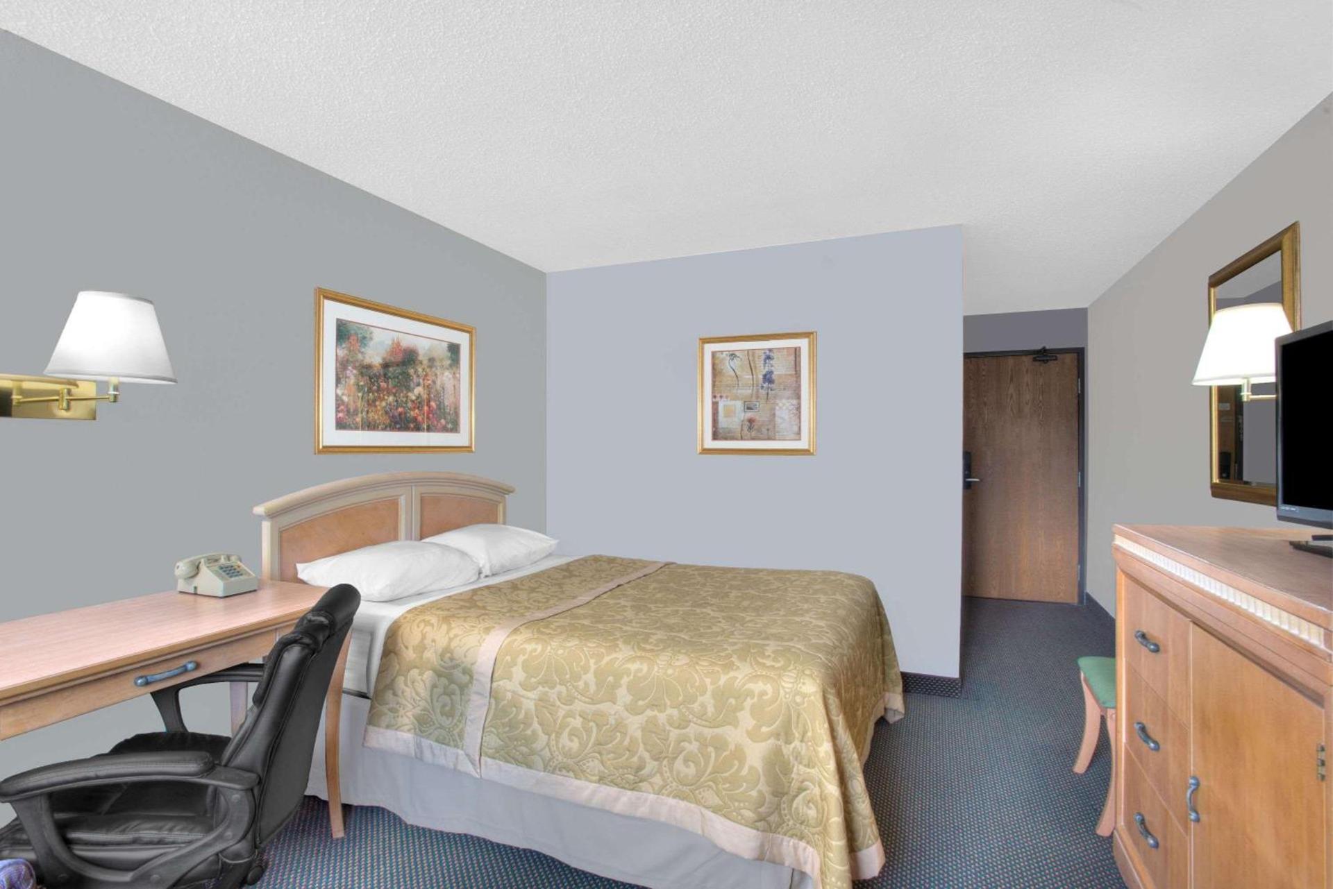 Super 8 by Wyndham Augusta photo 9