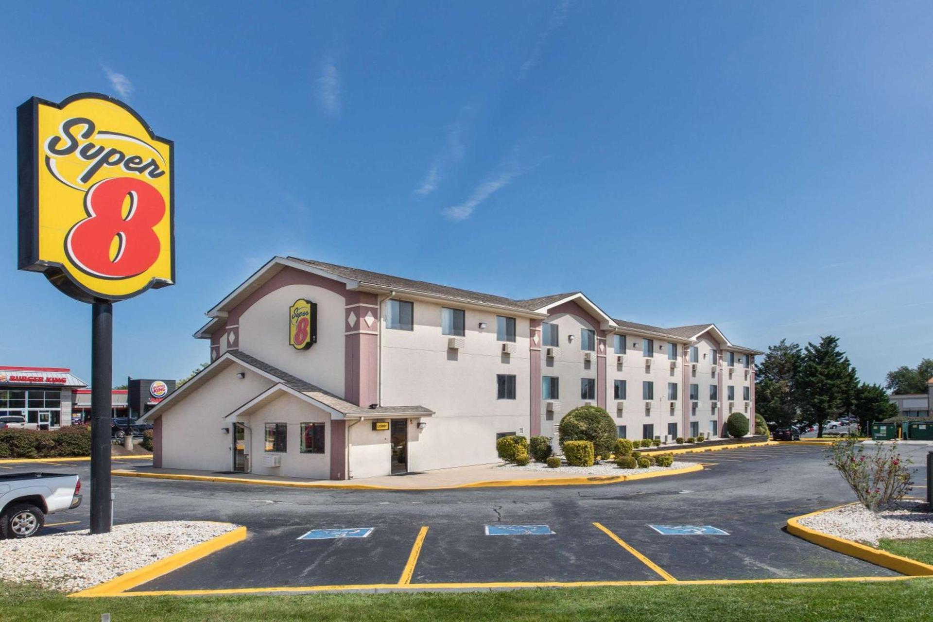 Super 8 by Wyndham Aberdeen MD photo 2