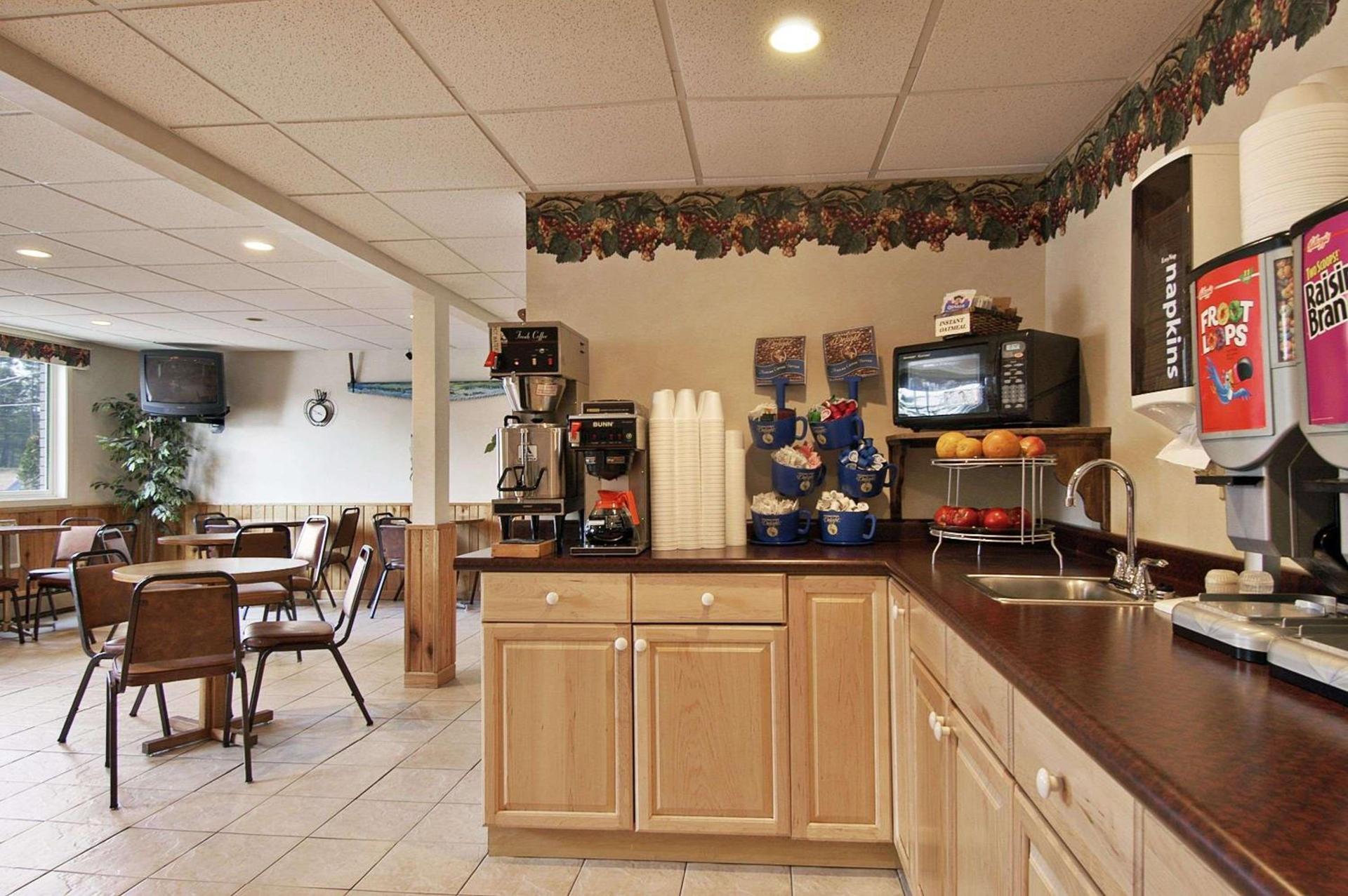Iron Mountain Inn & Suites MI US 2 photo 5