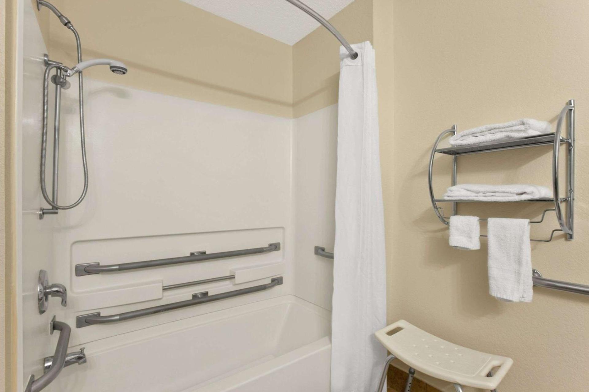 Quality Inn Jackson North photo 8