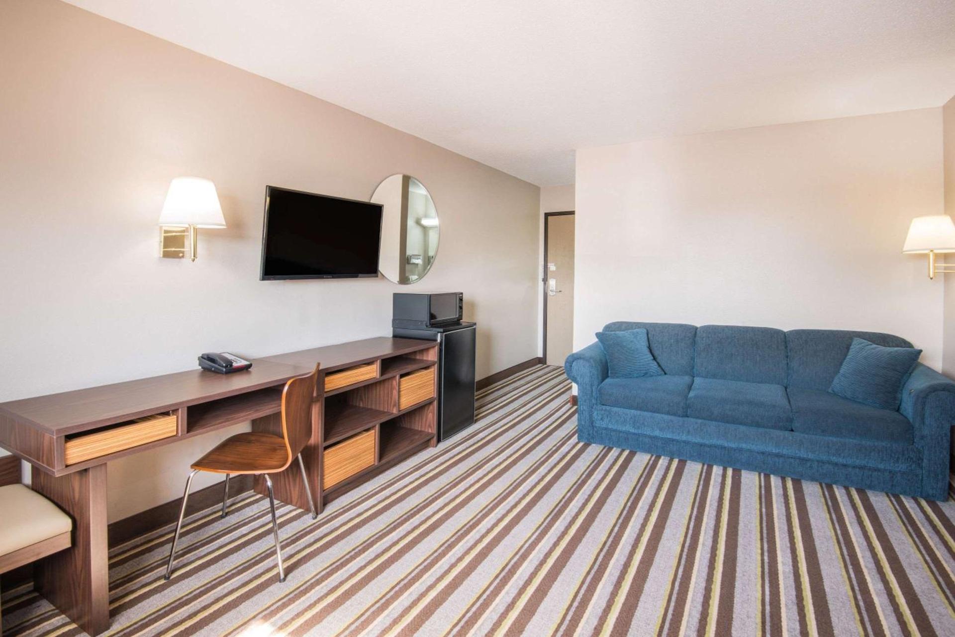 Super 8 by Wyndham Nevada photo 8