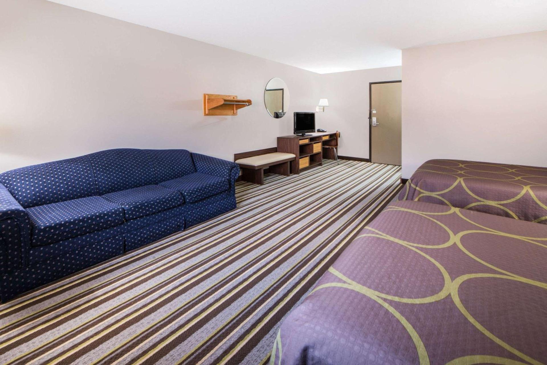 Super 8 by Wyndham Nevada photo 9