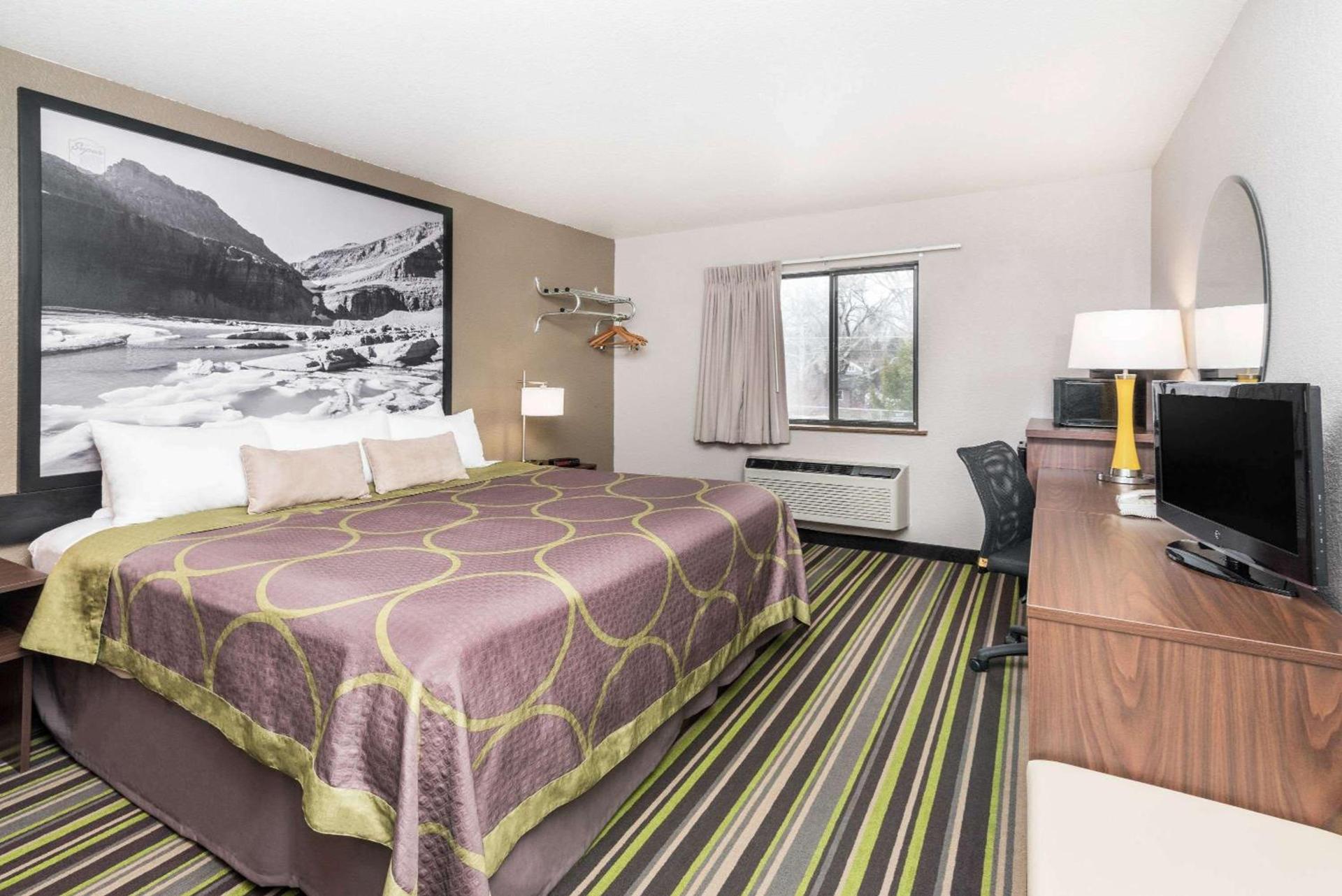 Super 8 by Wyndham Kalispell Glacier National Park photo 11