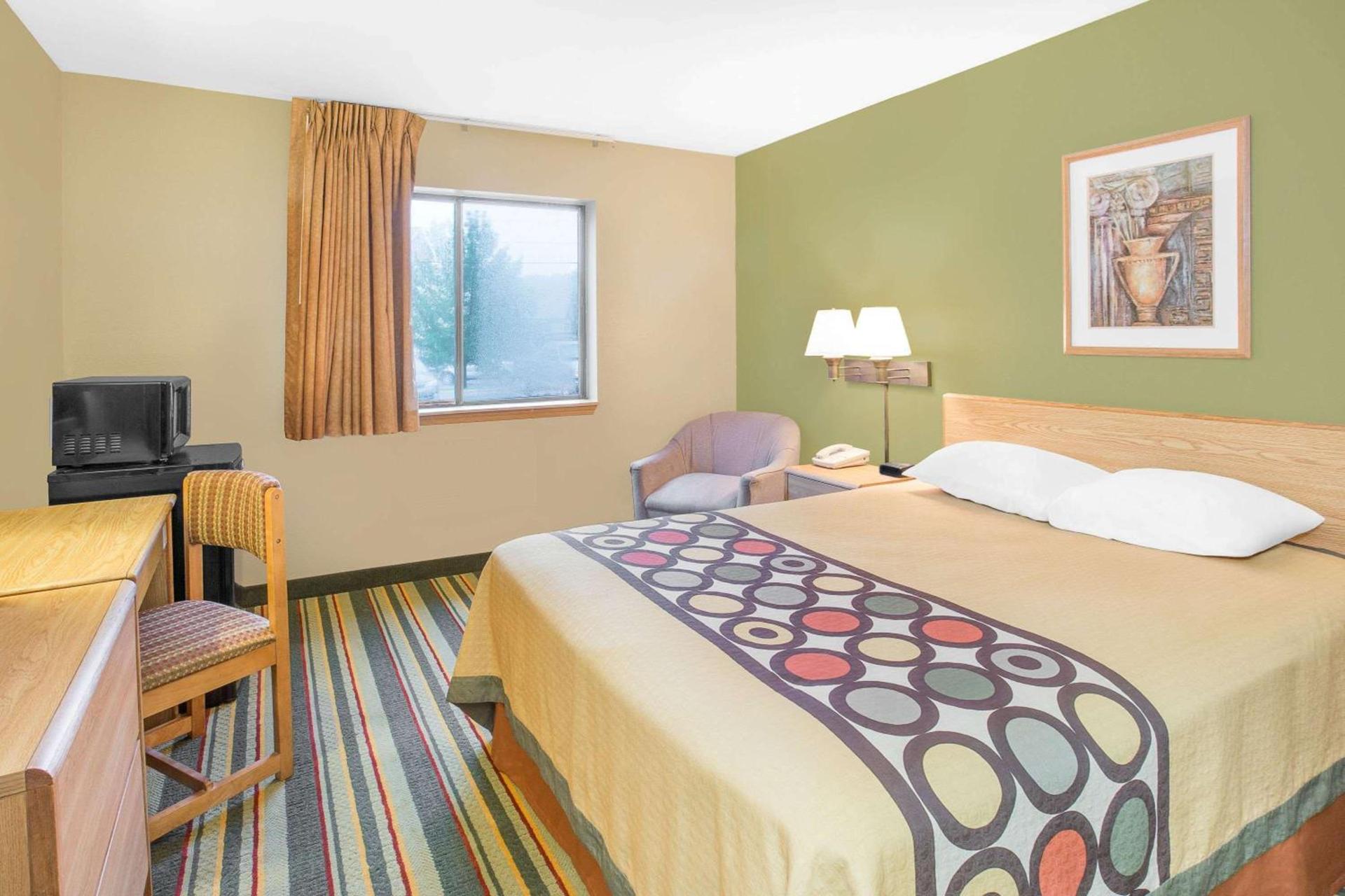 Super 8 by Wyndham East Moline photo 4