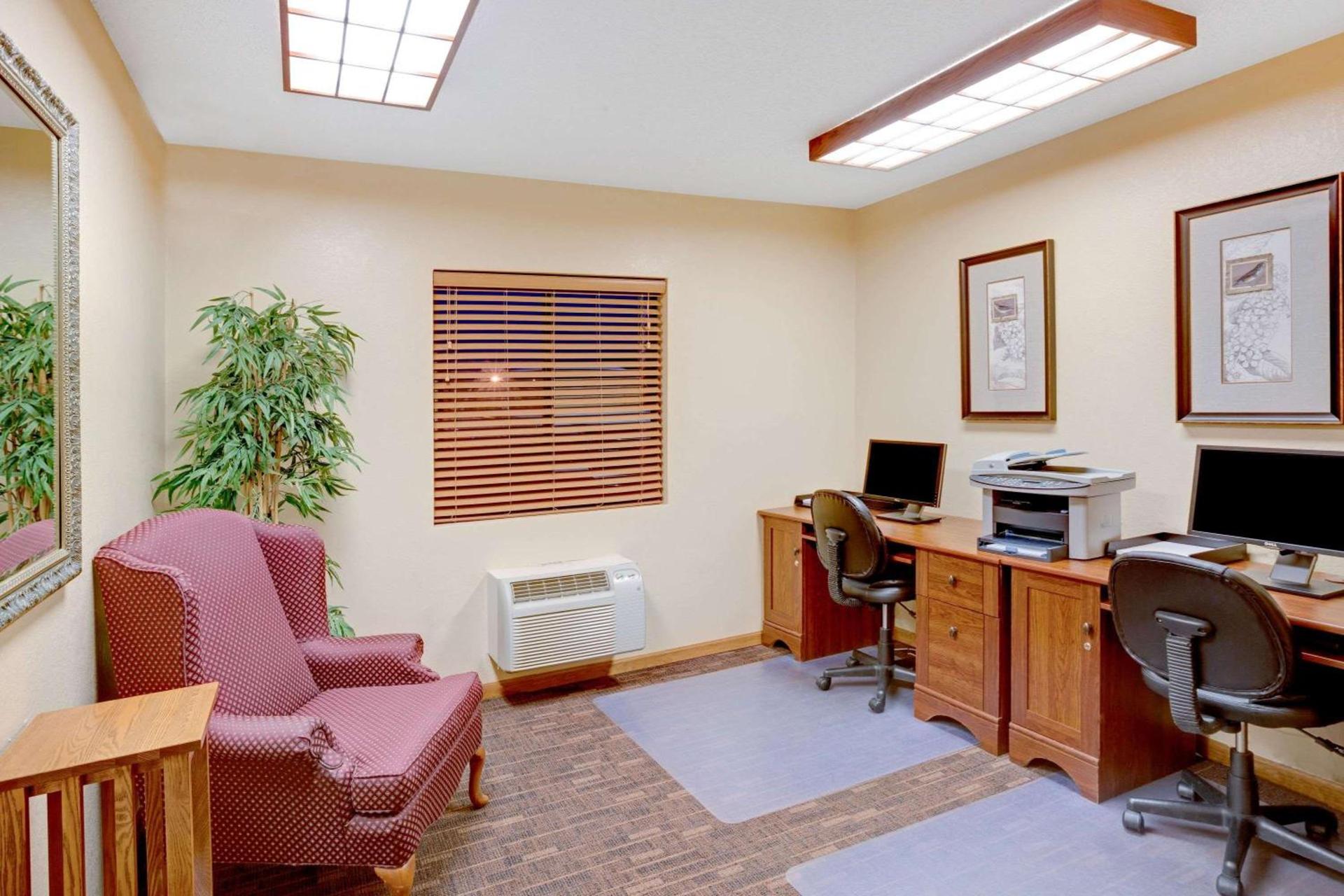 Super 8 by Wyndham Aberdeen East photo 10