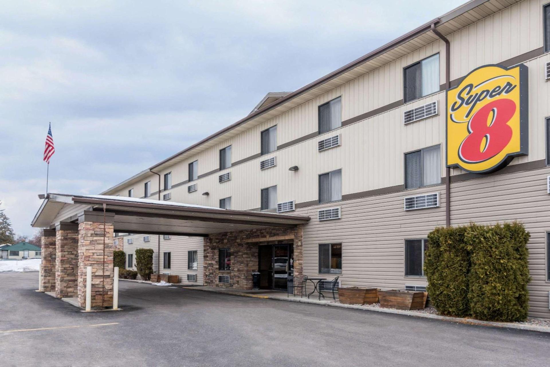Super 8 by Wyndham Kalispell Glacier National Park — hotel in Kalispell