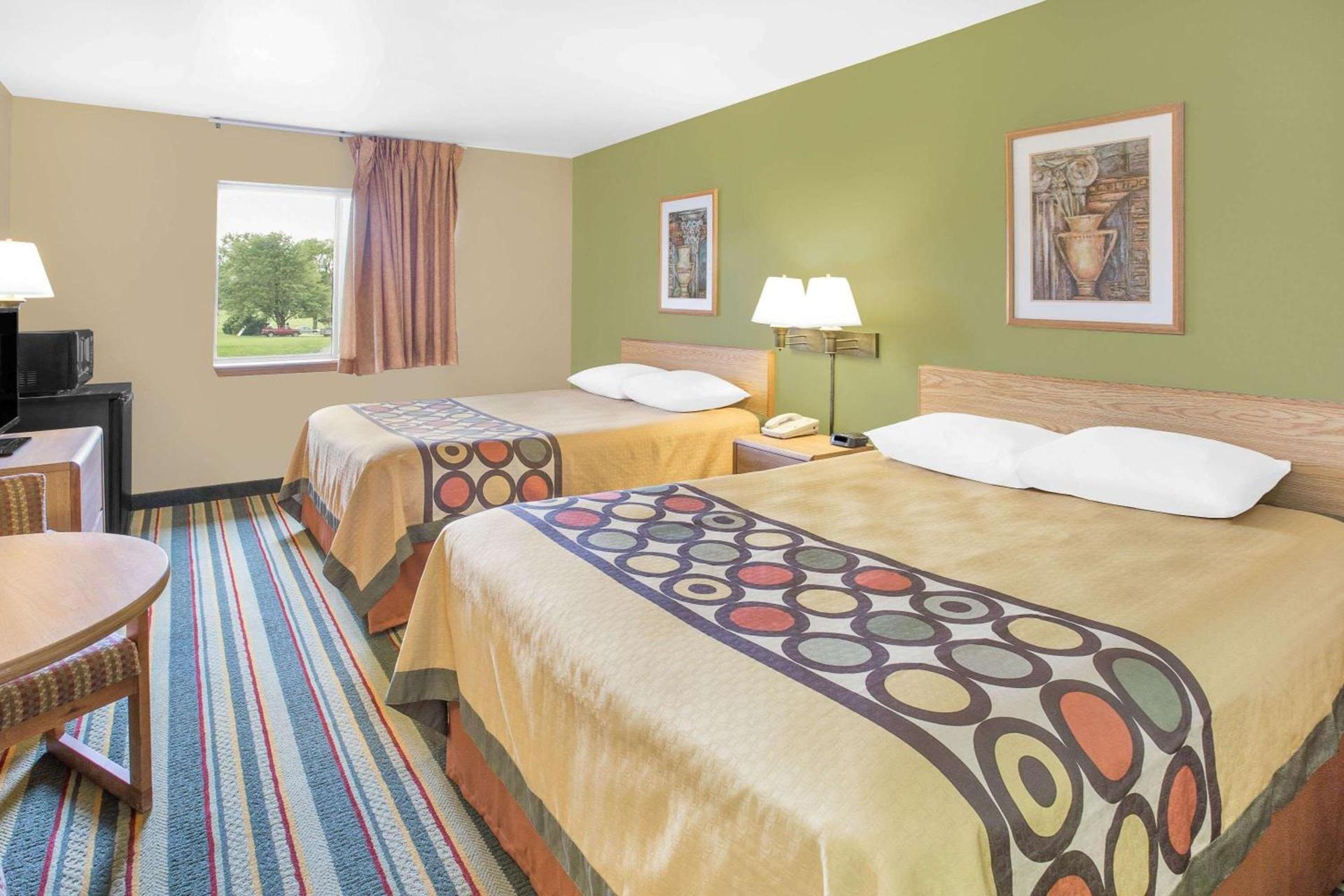 Super 8 by Wyndham East Moline photo 6