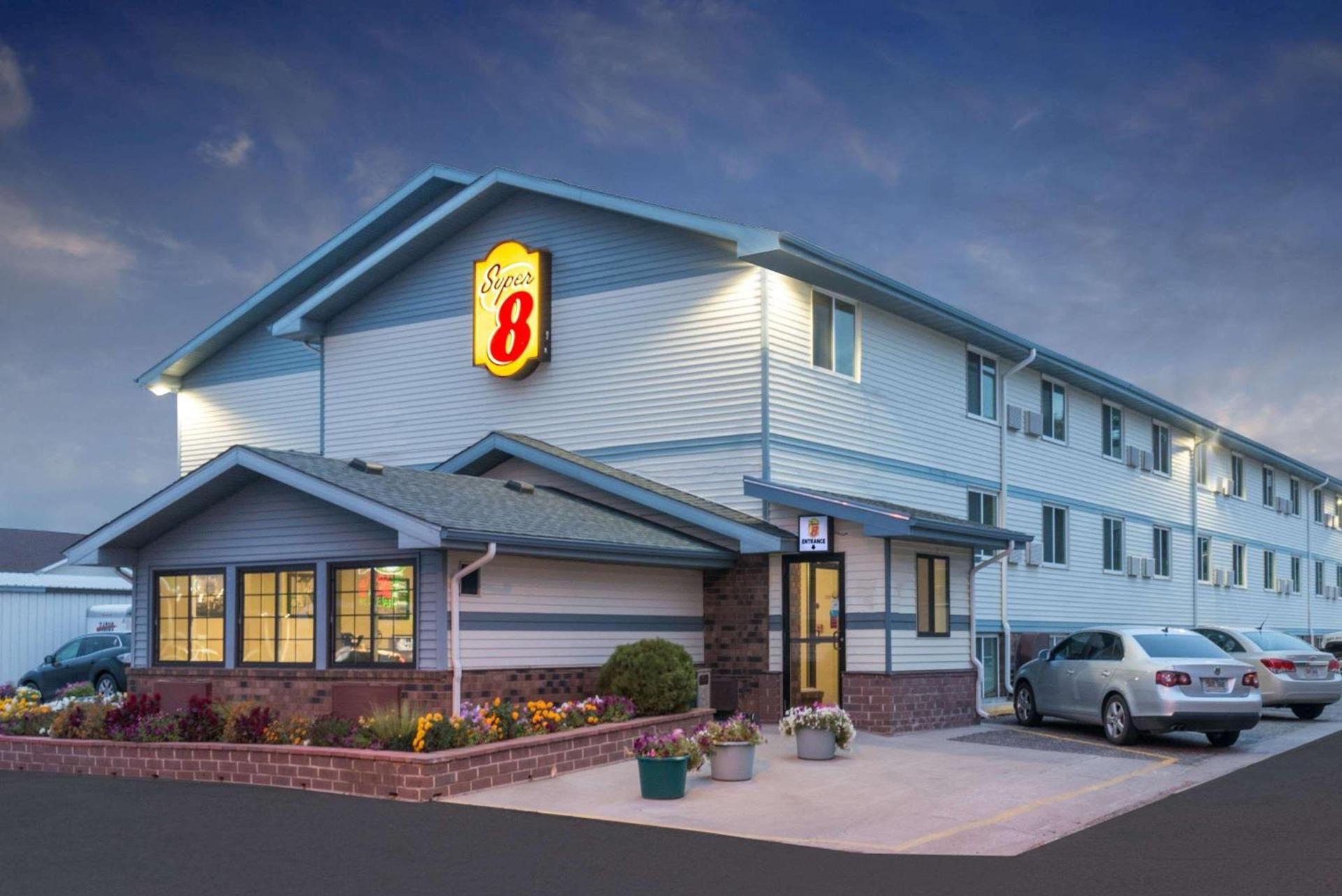 Super 8 by Wyndham Pierre SD — hotel in Pierre