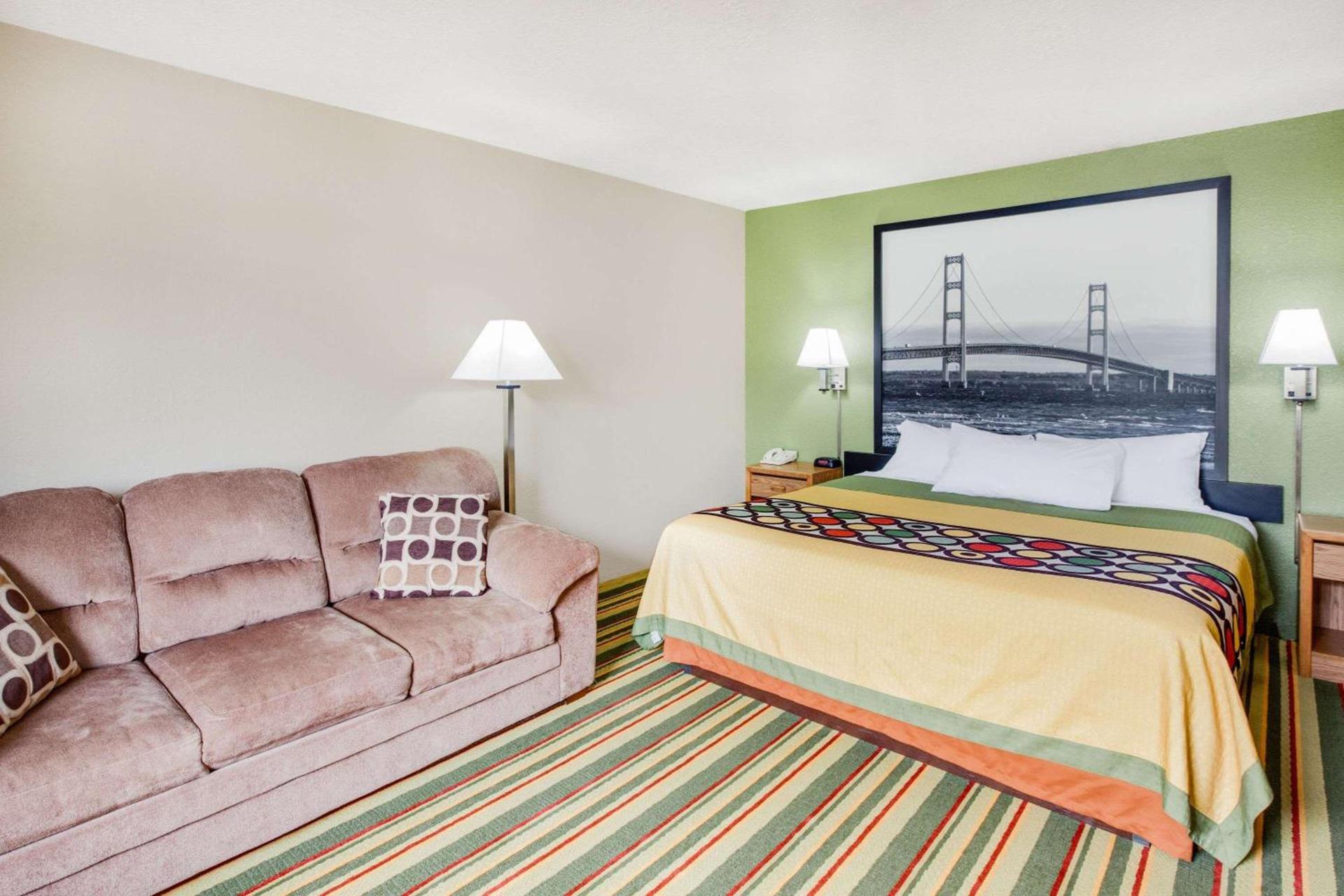 Super 8 by Wyndham Grayling photo 10
