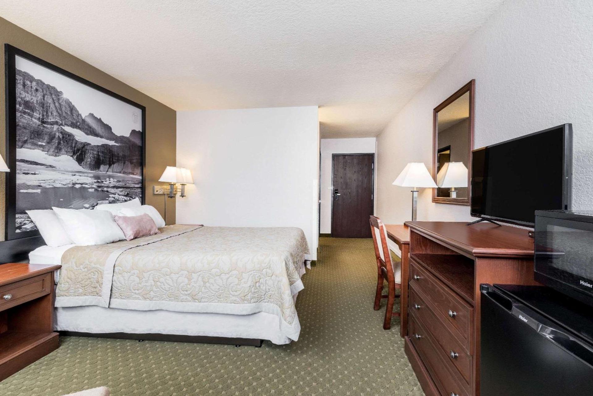 Super 8 by Wyndham Kalispell Glacier National Park photo 8