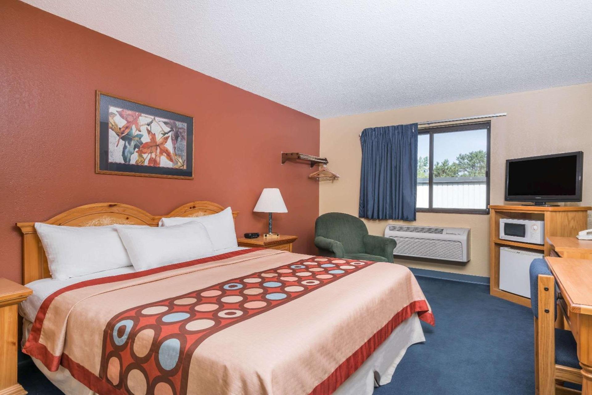 Super 8 by Wyndham Baxter/Brainerd Area photo 34