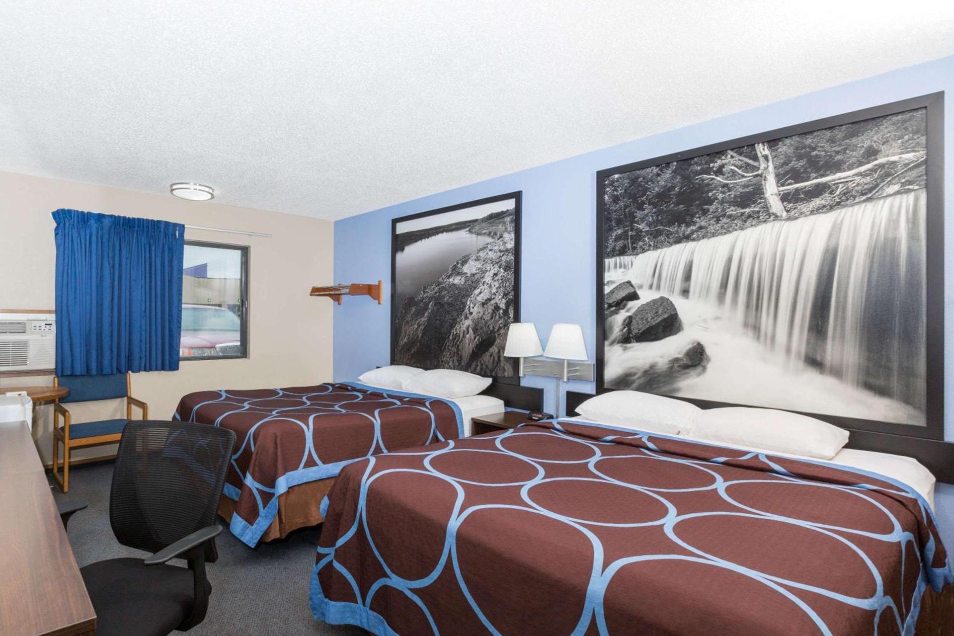 Super 8 by Wyndham Manhattan KS photo 5