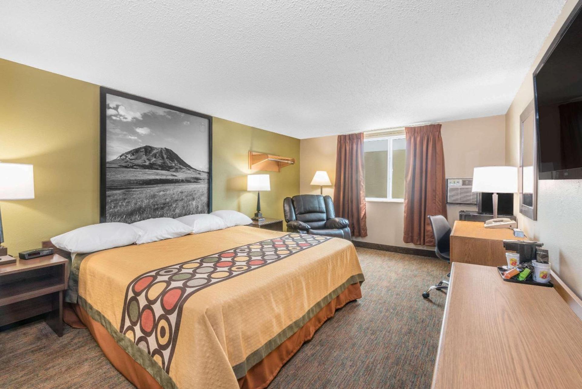 Super 8 by Wyndham Pierre SD photo 8