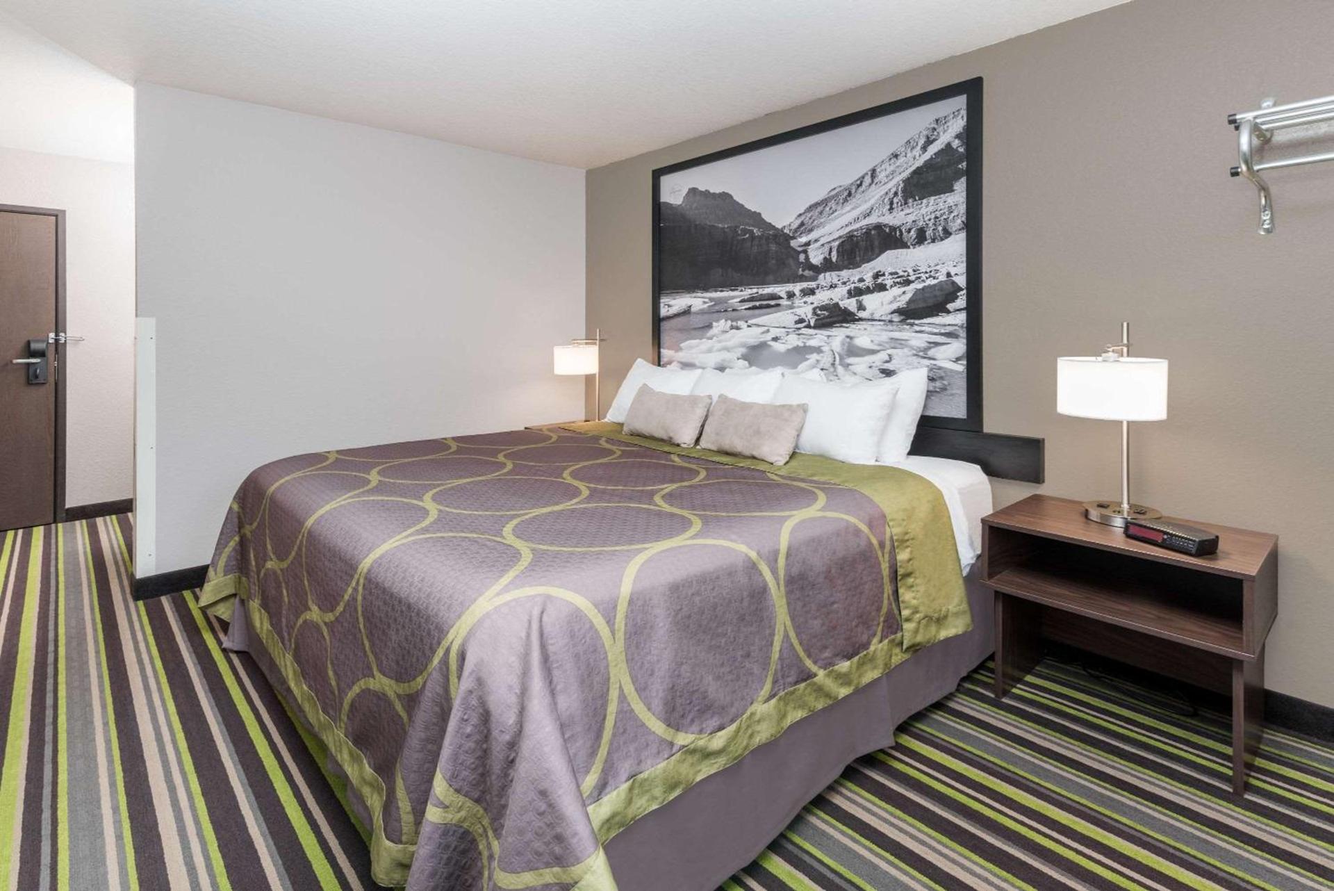 Super 8 by Wyndham Kalispell Glacier National Park photo 12