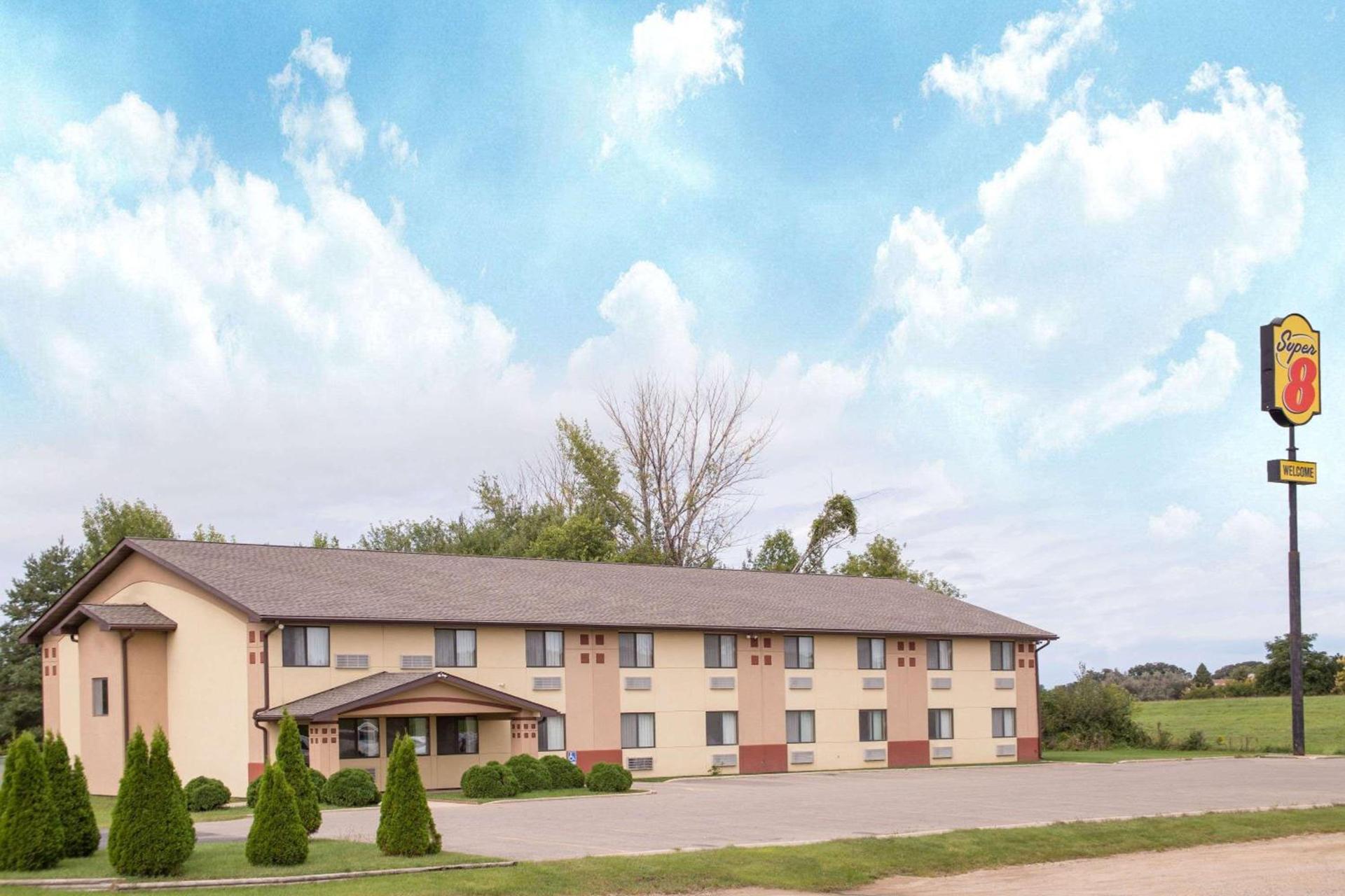 Super 8 by Wyndham Austin MN — hotel in Austin