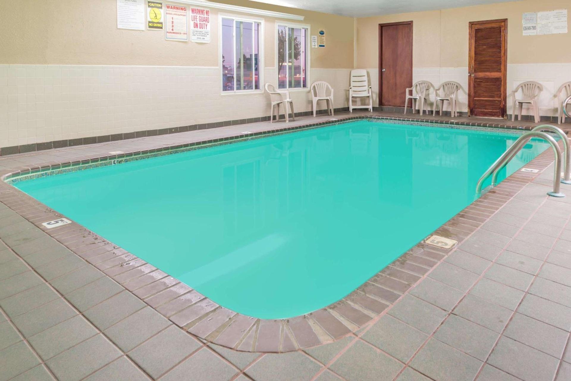 Super 8 by Wyndham O'Fallon MO/St. Louis Area photo 3