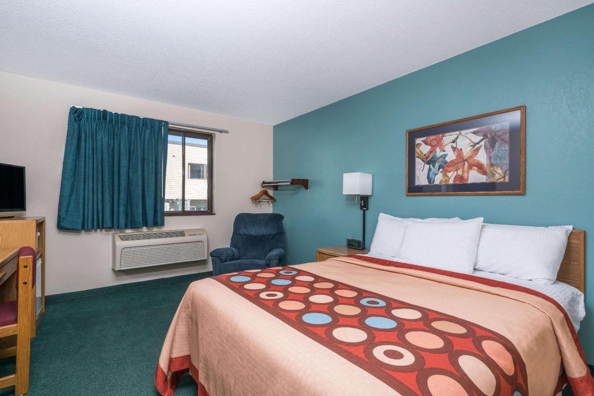 Super 8 by Wyndham Baxter/Brainerd Area photo 30