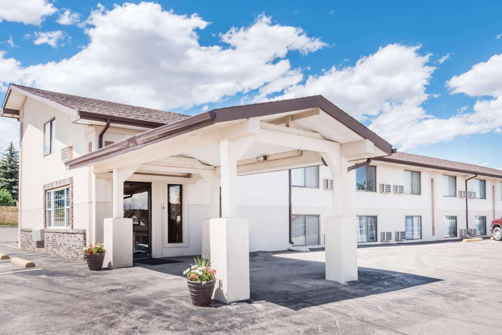 Super 8 by Wyndham Belle Fourche SD — hotel in Belle Fourche