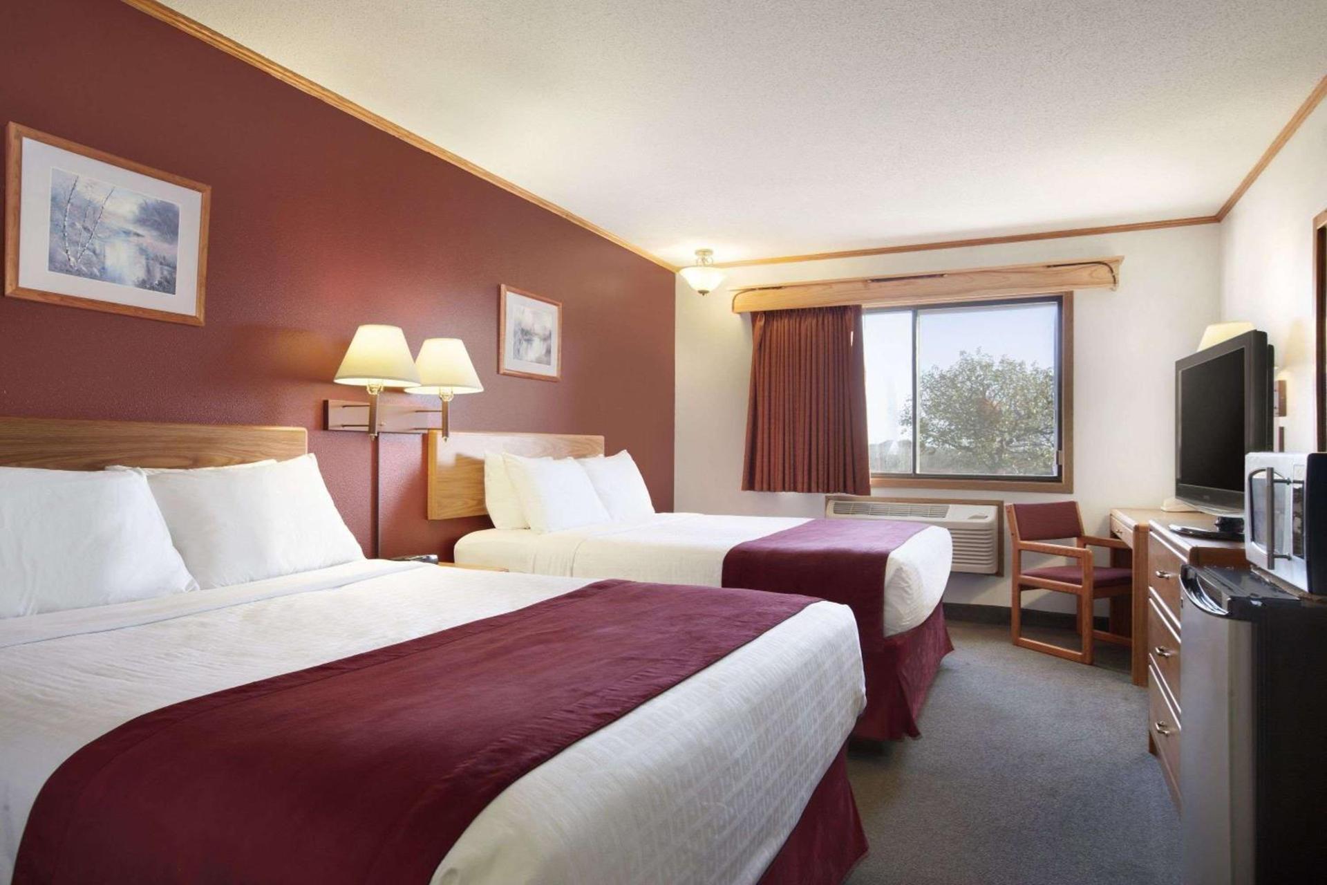 Super 8 by Wyndham Eveleth photo 7