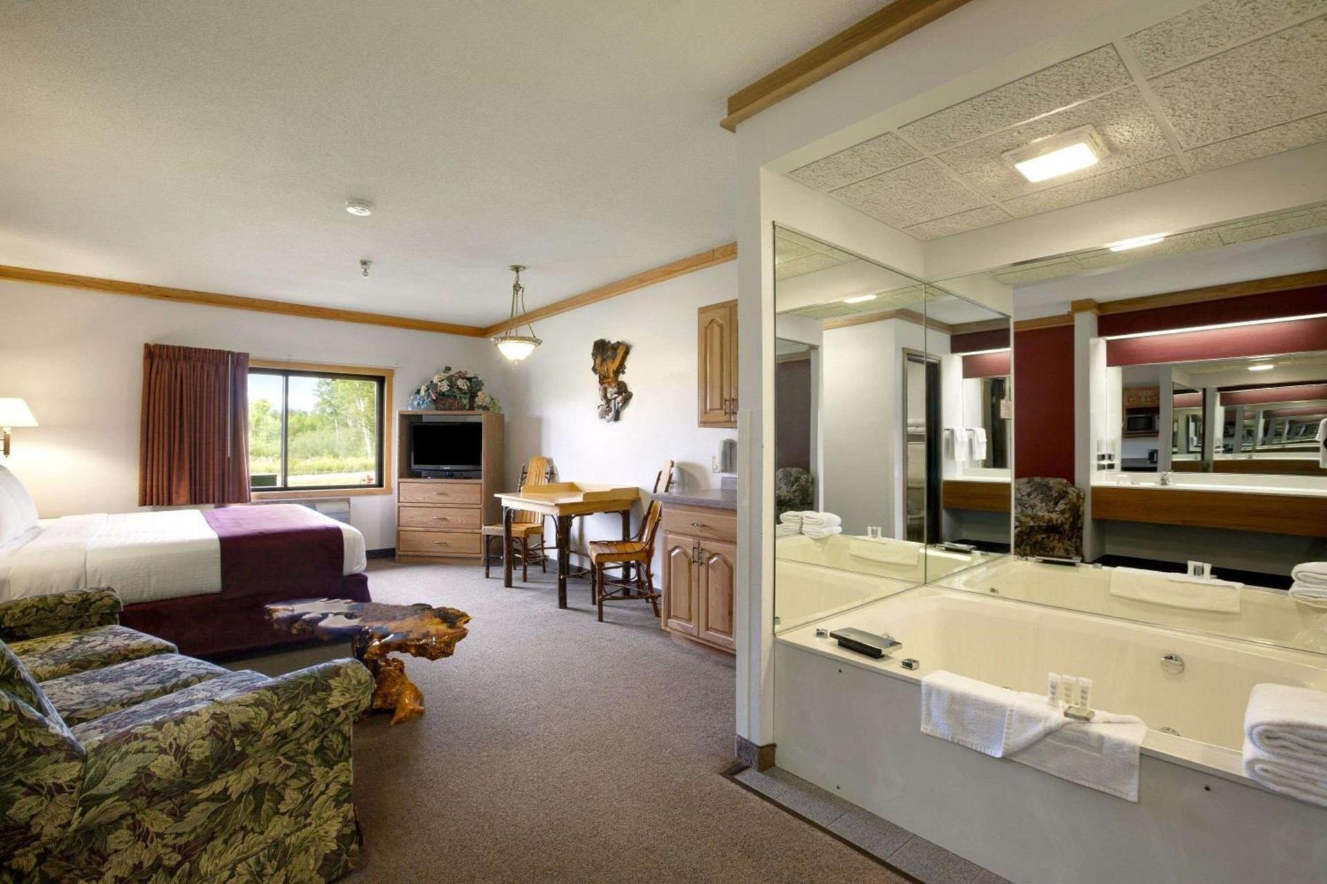 Super 8 by Wyndham Eveleth photo 8