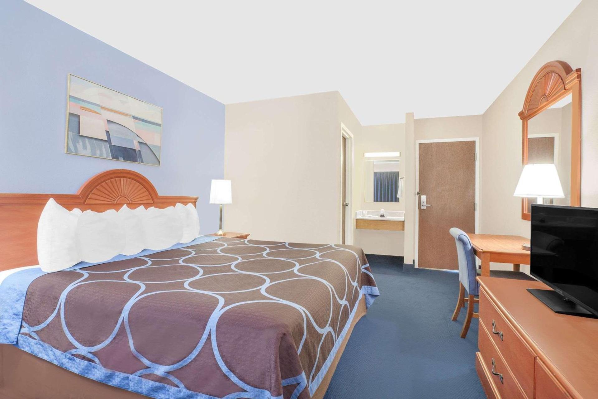 Super 8 by Wyndham Middletown photo 4