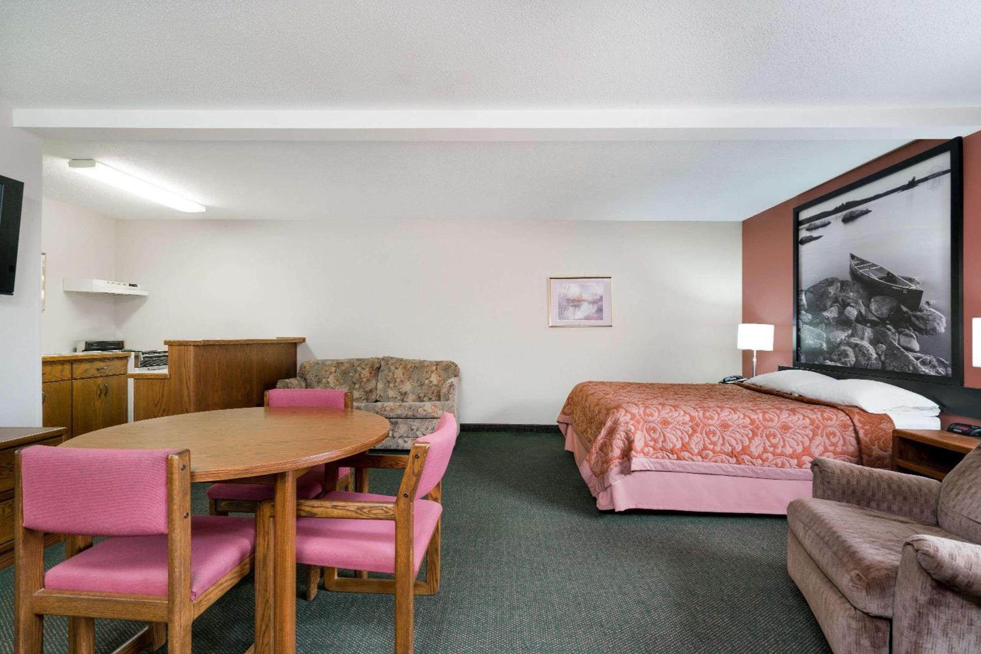 Super 8 by Wyndham Perham photo 12