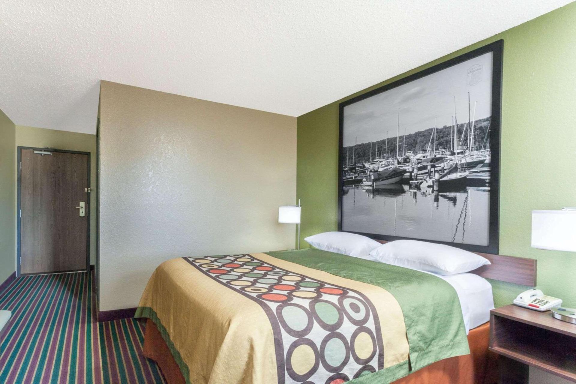 Super 8 by Wyndham Bath Hammondsport Area photo 12