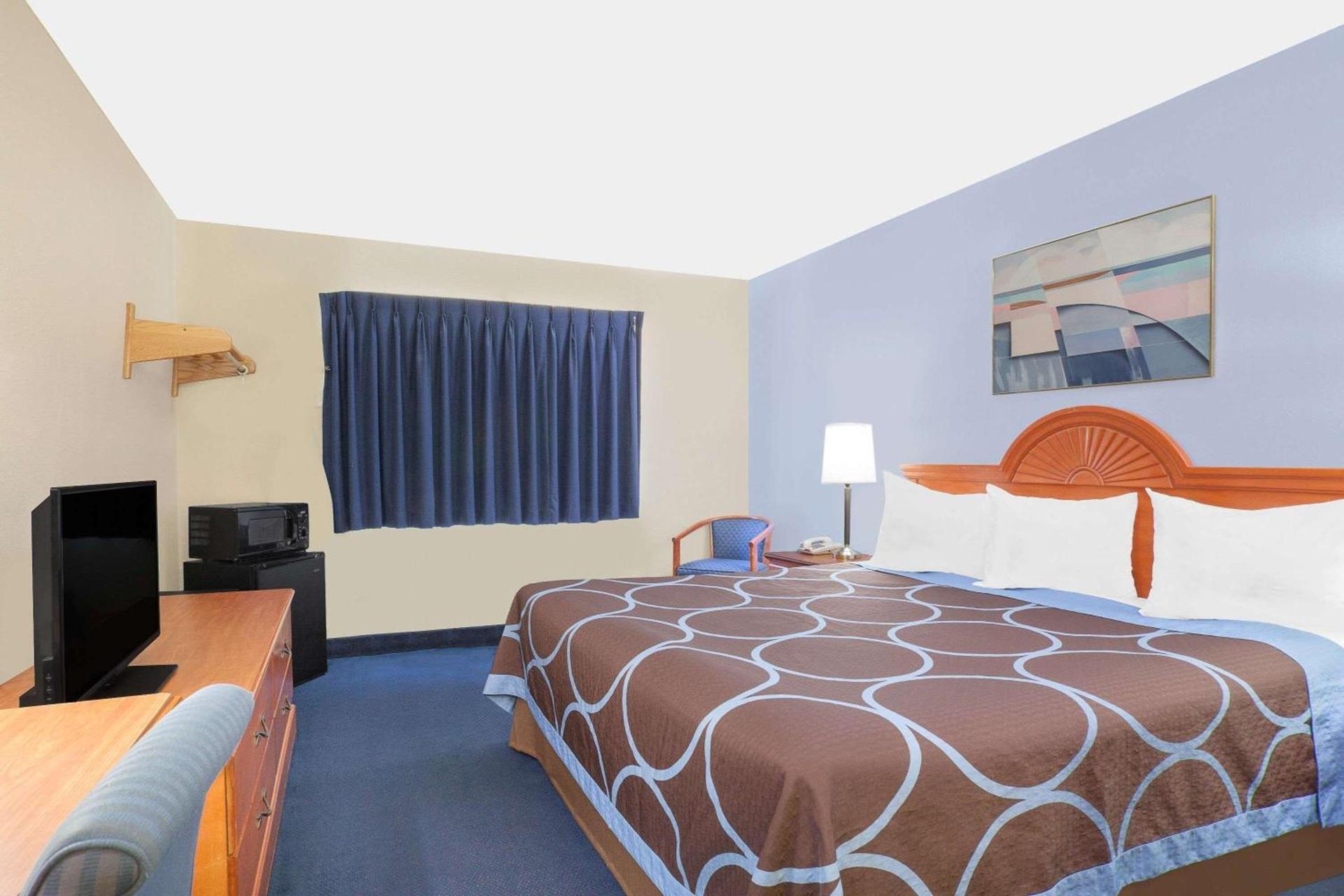 Super 8 by Wyndham Middletown photo 8