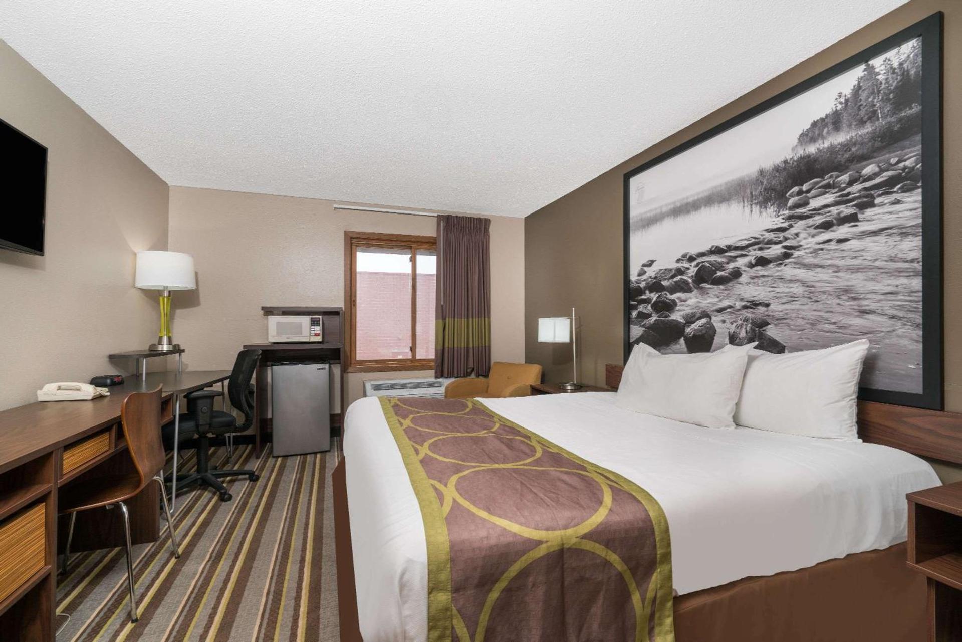 Super 8 by Wyndham St. Cloud photo 13