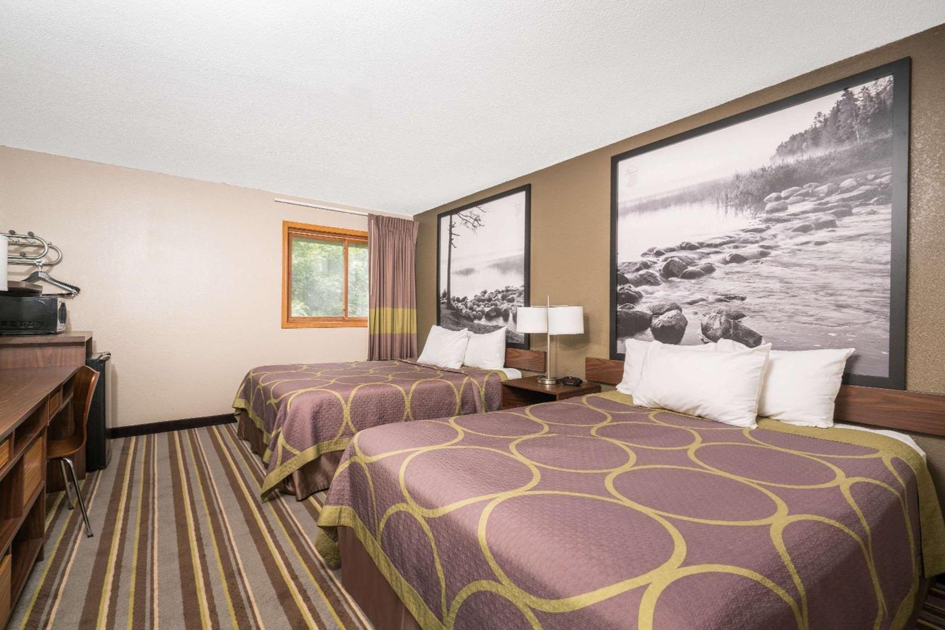 Super 8 by Wyndham St. Cloud photo 7