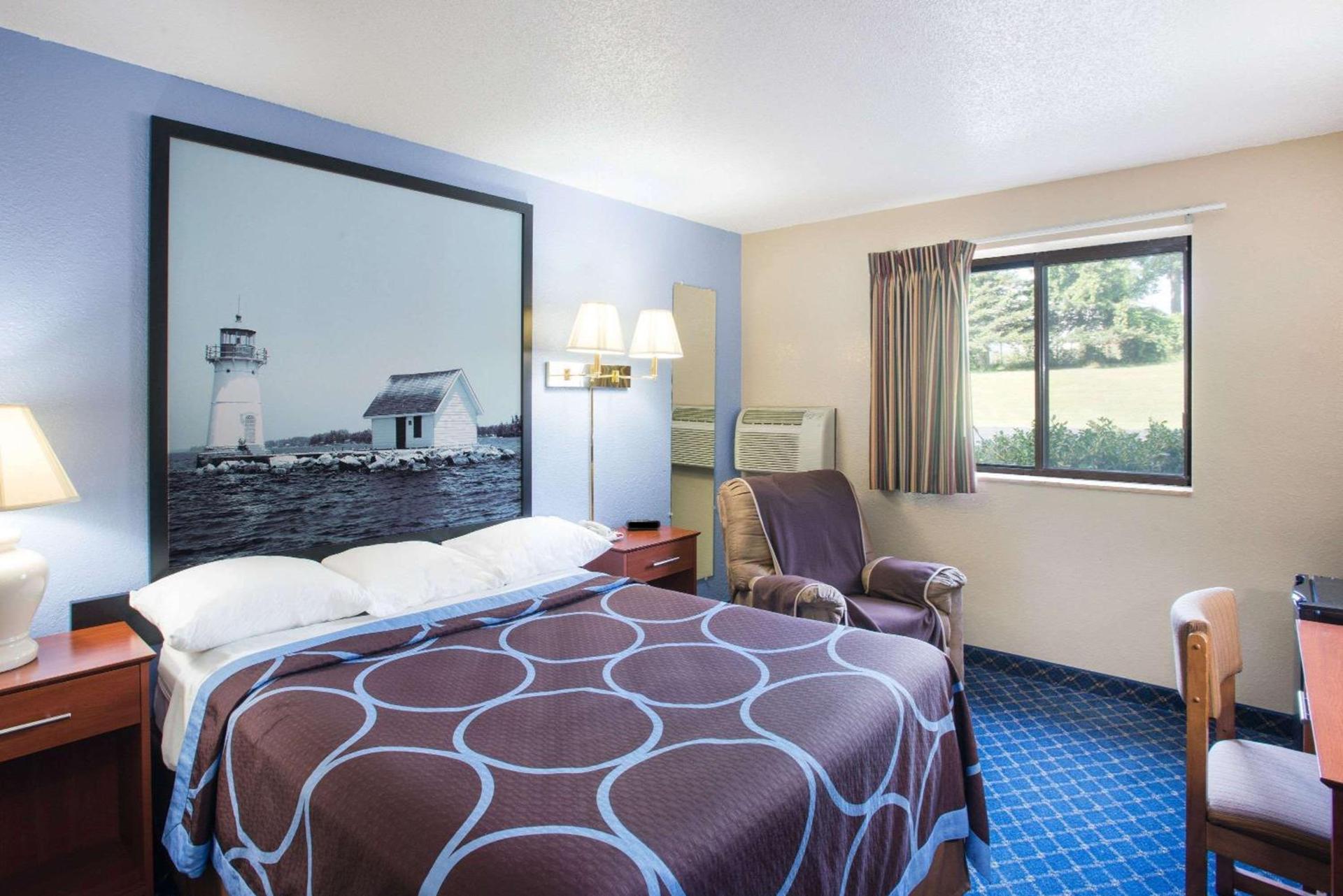 Super 8 by Wyndham Massena NY photo 12