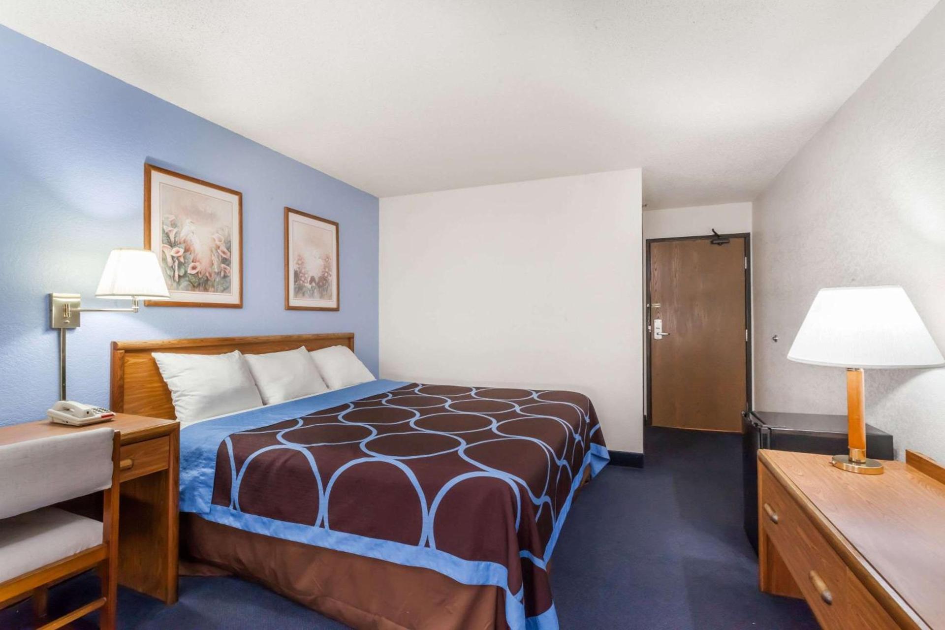 Super 8 by Wyndham Norwich photo 12