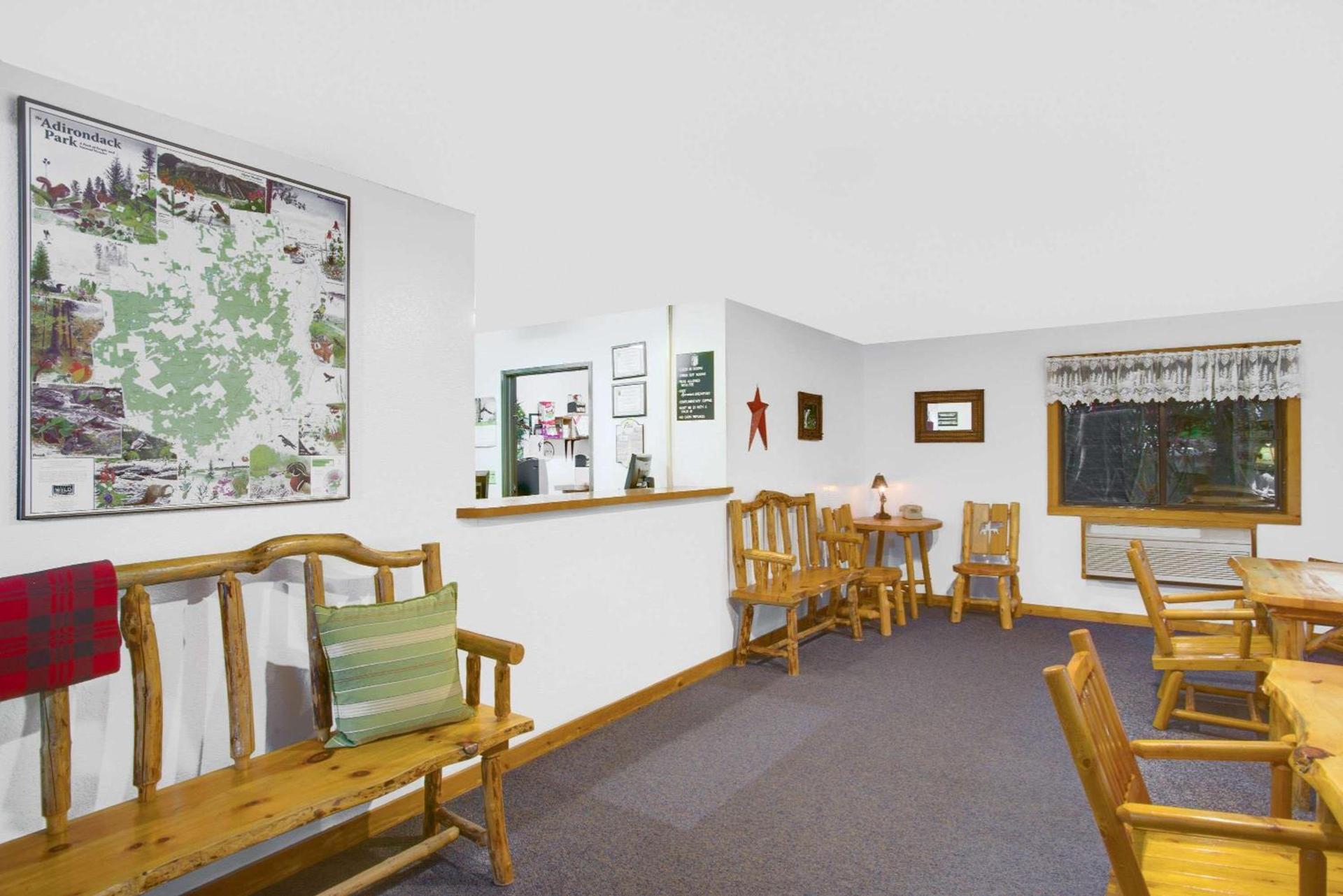 Super 8 by Wyndham Lake George/Warrensburg Area photo 22