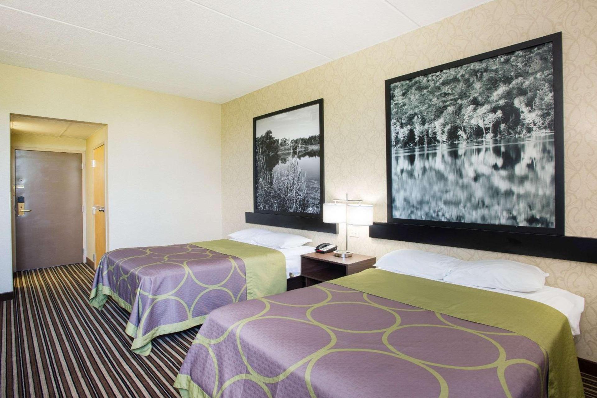 Super 8 by Wyndham Plattsburgh photo 15