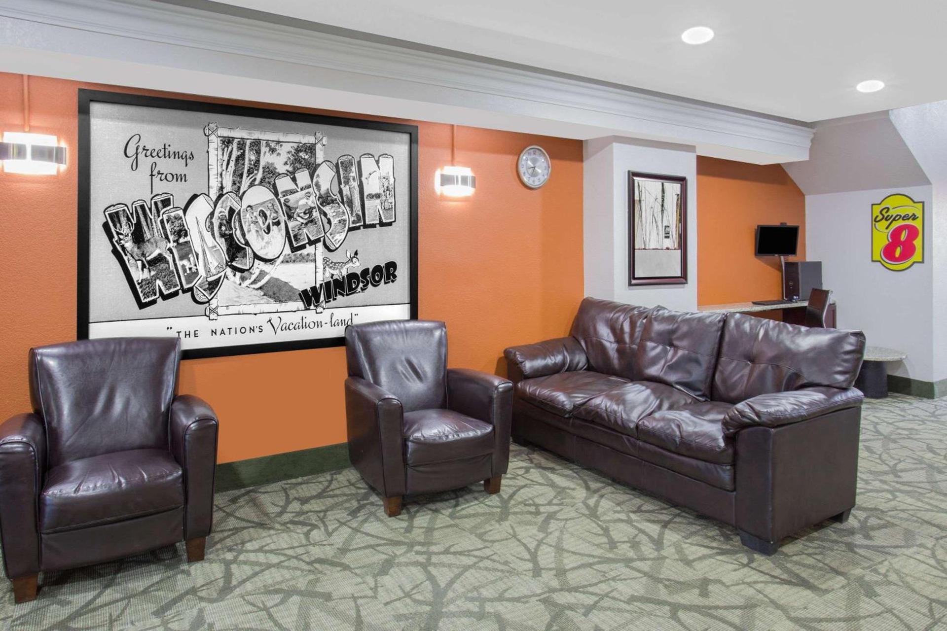 Super 8 by Wyndham Windsor/Madison North photo 3